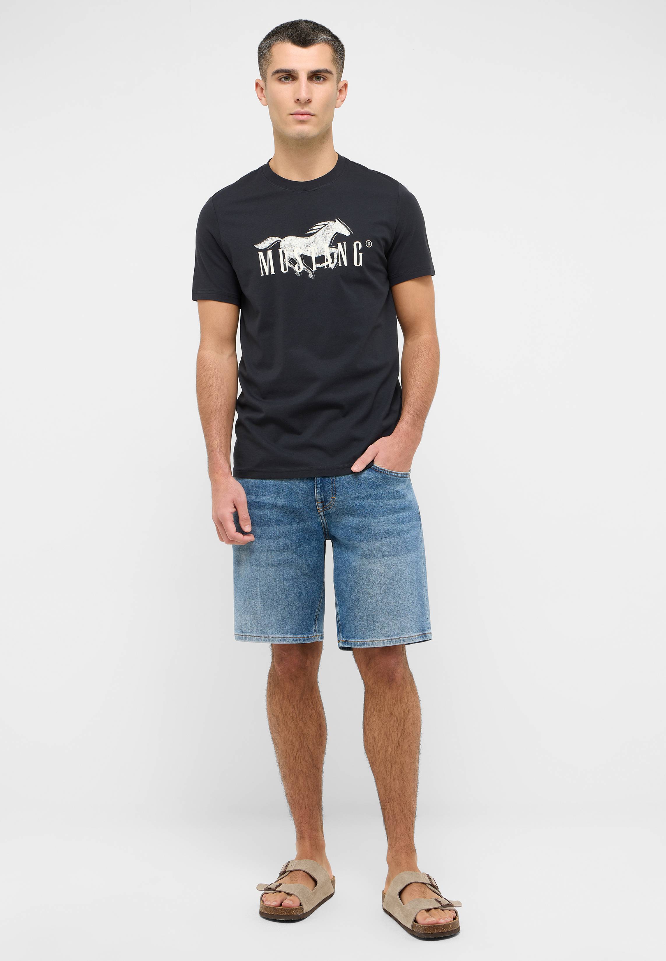 Bekleidung, Kurze Hosen, T-shirt, Sandale, Strandmode