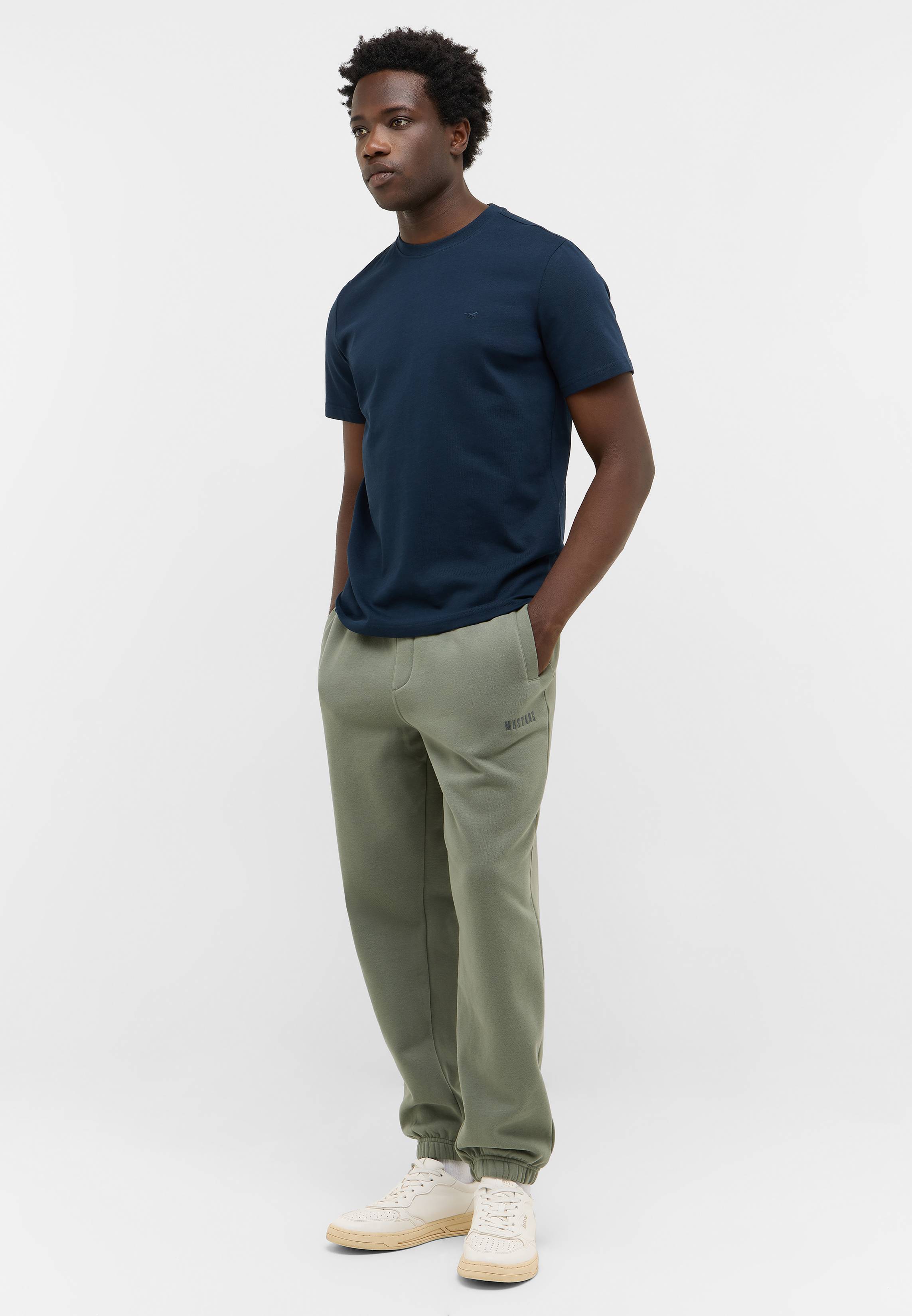 Hosen, Erwachsener, Männlich, Mann, Person