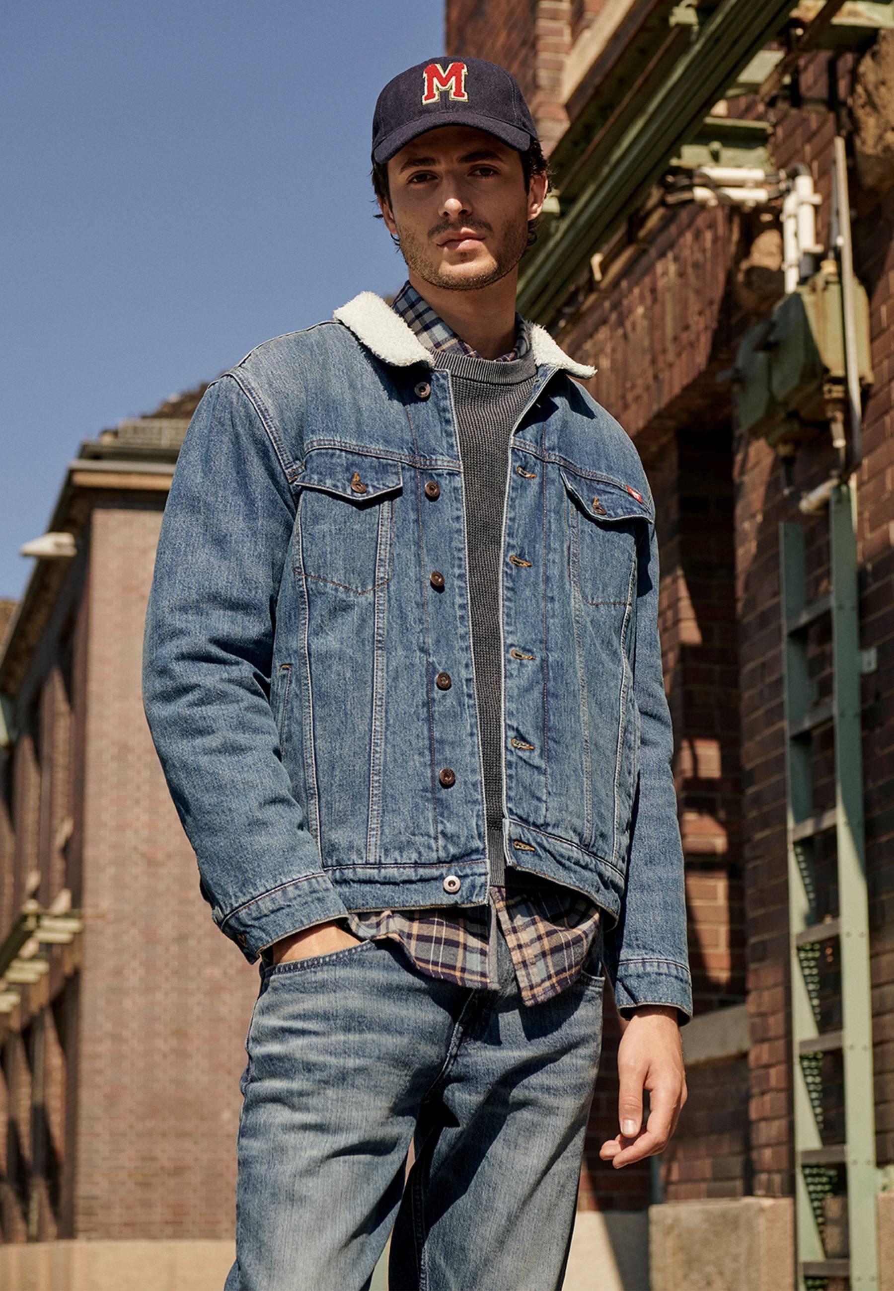 Hosen, Jeans, Jacke, Baseball-Kappe, Person