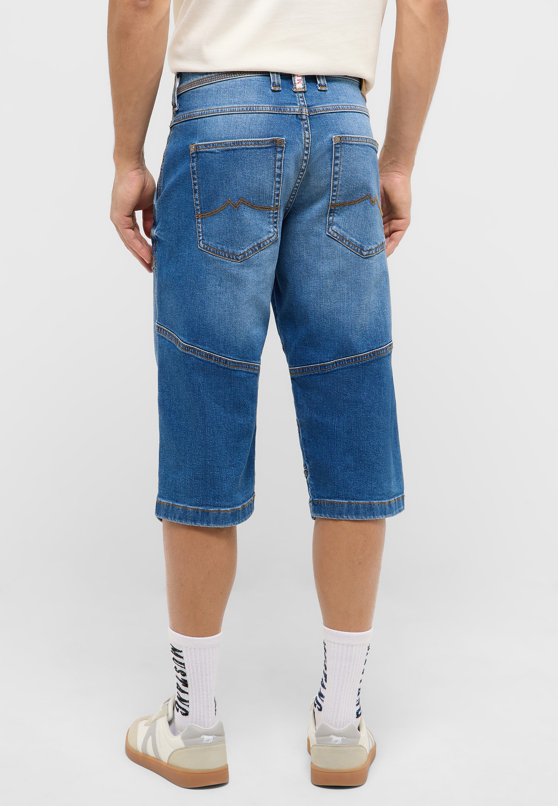 Hosen, Kurze Hosen, Jeanshose, Person, Schuh