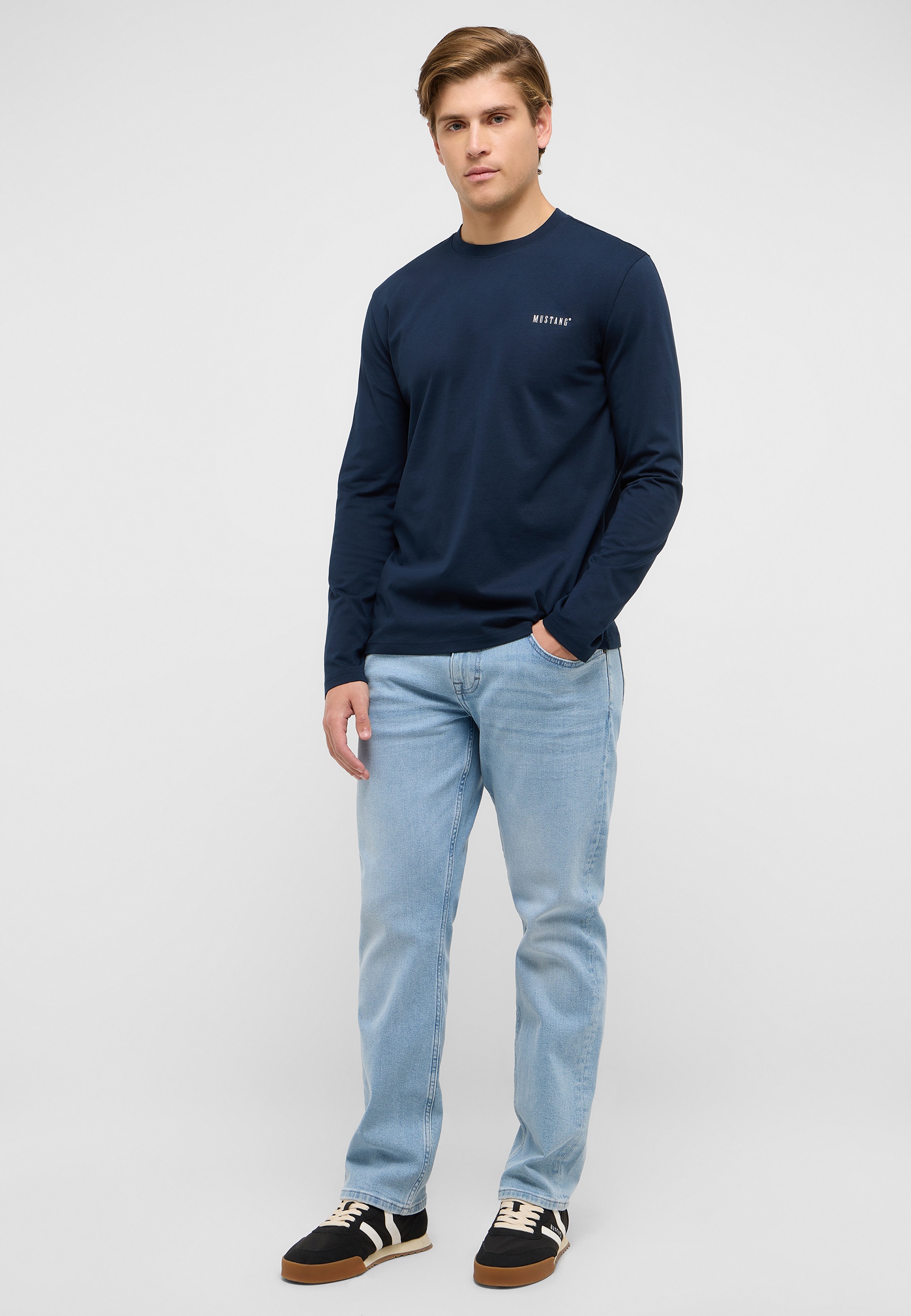 Hosen, Langarm, Jeans, Mann, Person