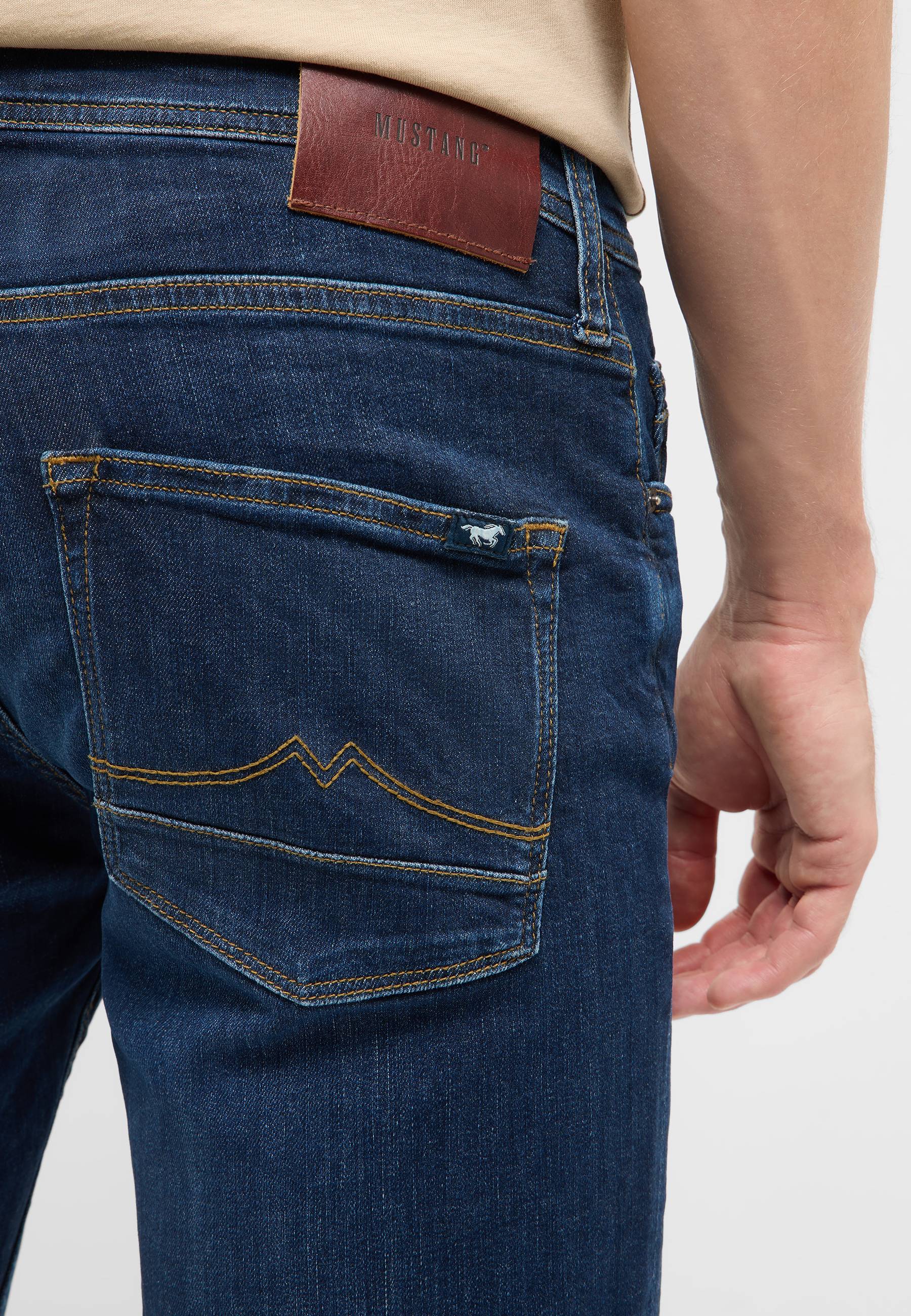 jeans, Denim, Backentasche, Stickerei, brown leather patch