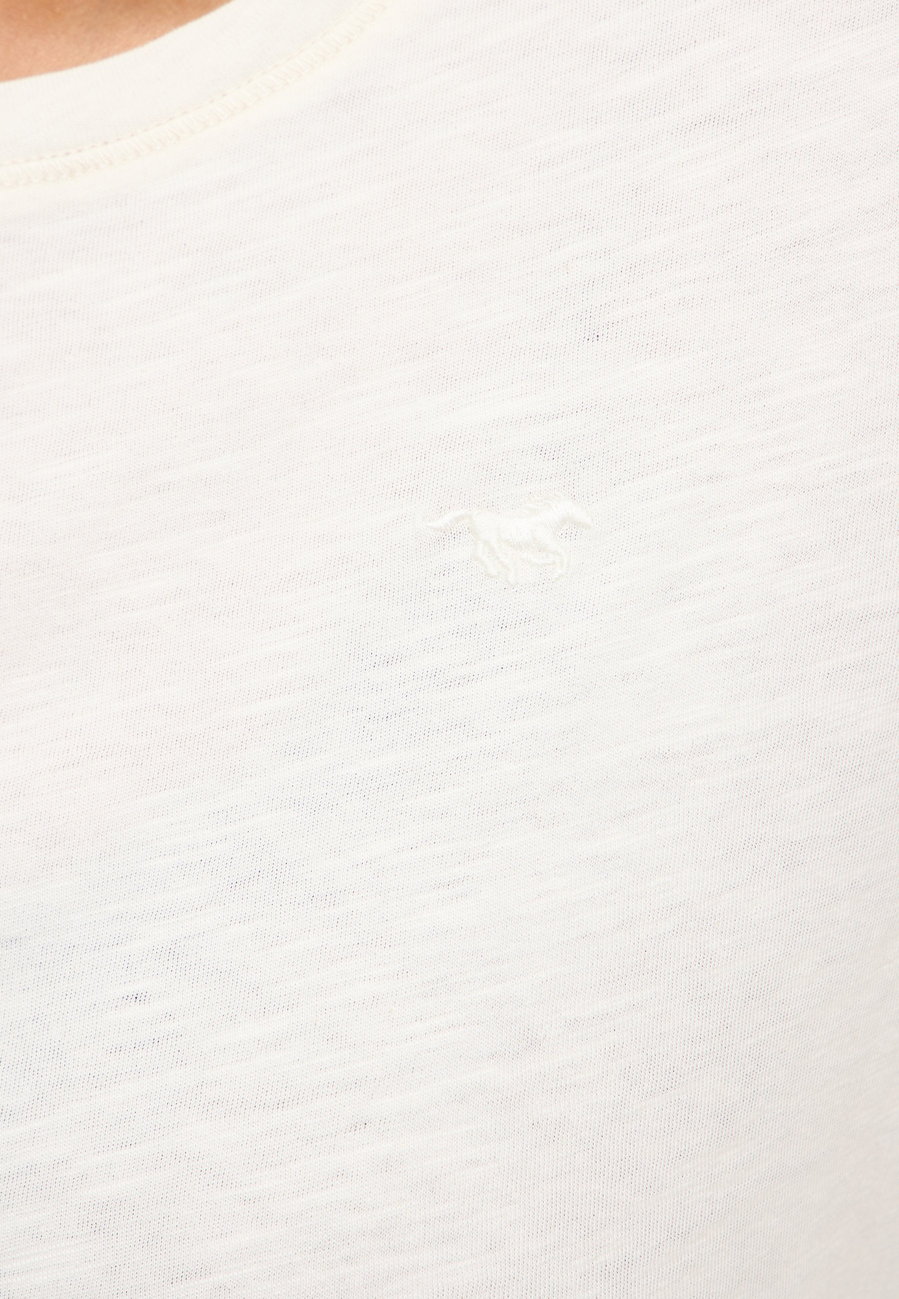 Bekleidung, T-shirt, Fleck