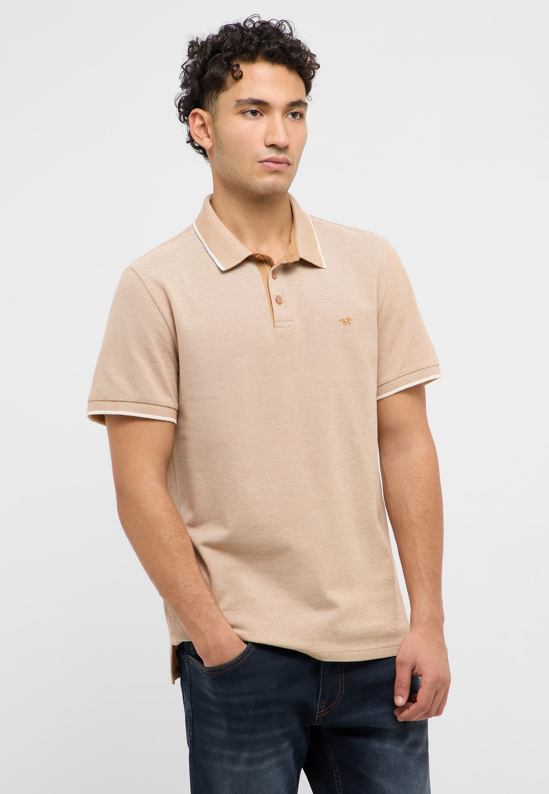 T-shirt, Hemd, Person, Ärmel, Jeans