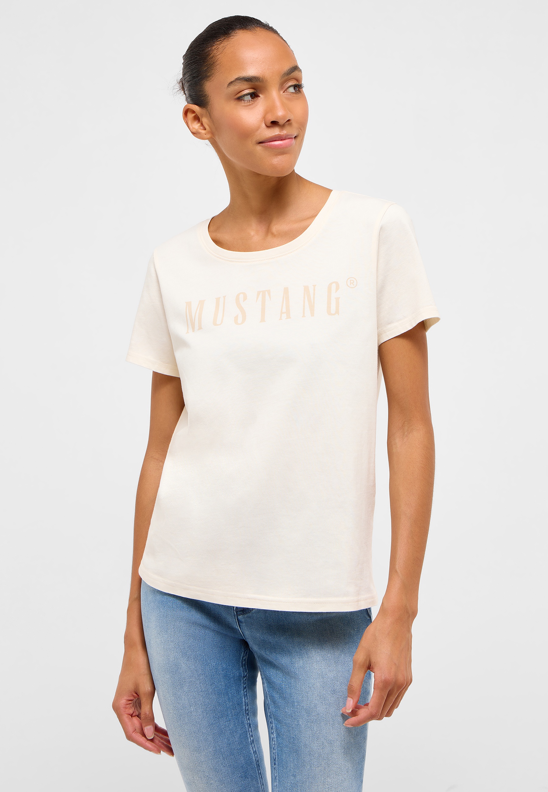 T-shirt, Bluse, Jeans, Person, Gesicht