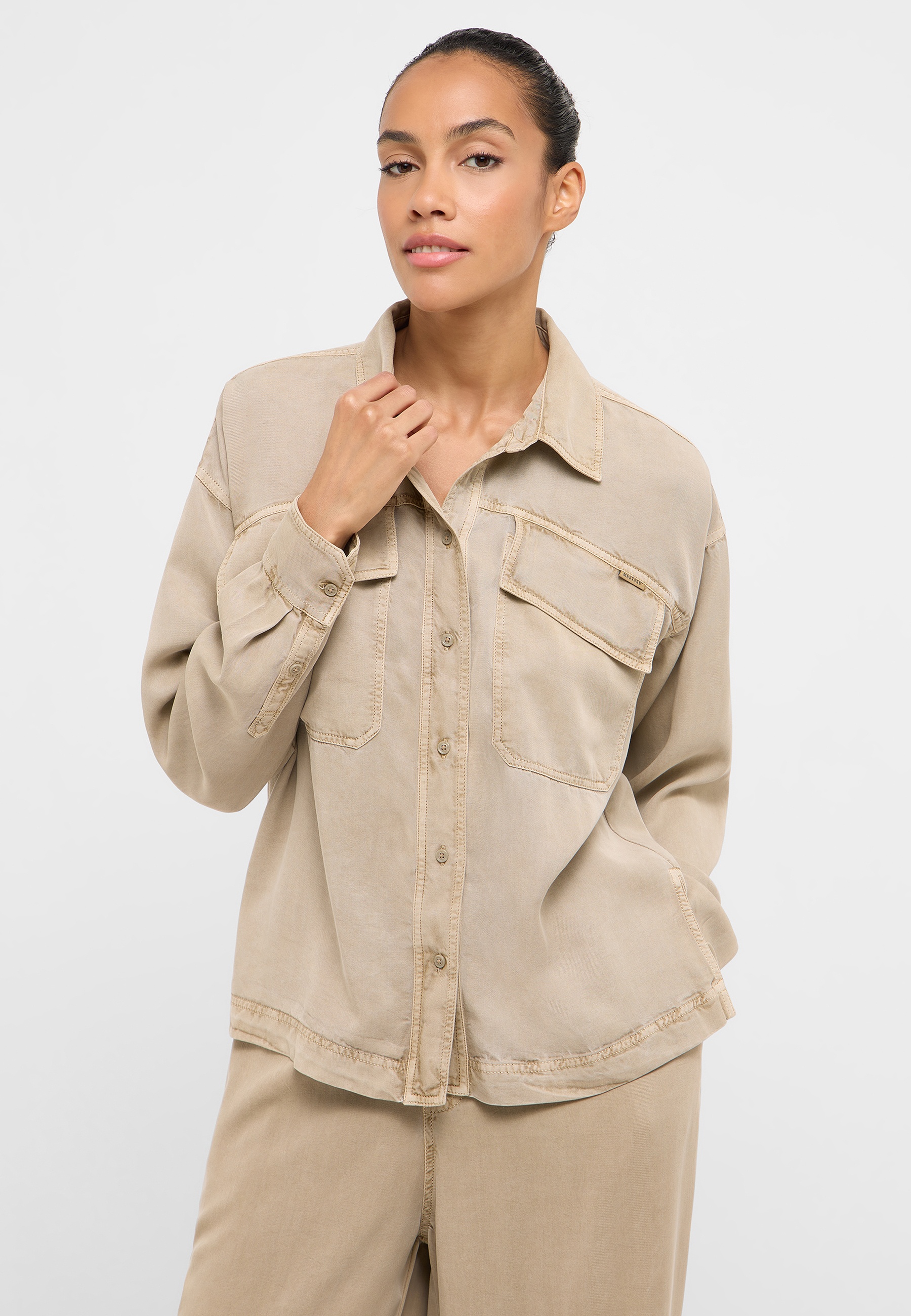 jacke, overshirt, beige, knopfleiste, tasche