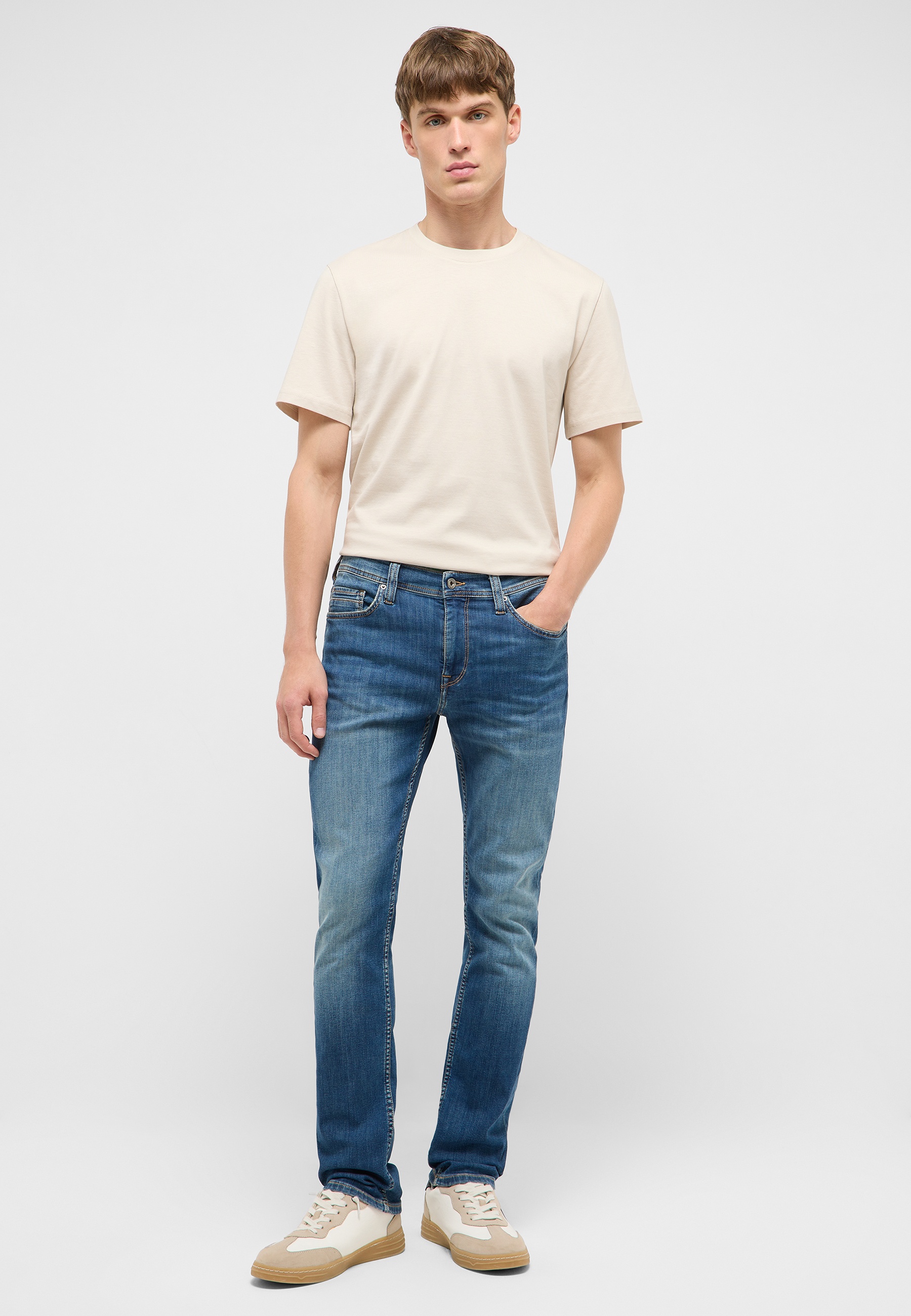 t-shirt, beige, Rundhals, Kurzarm, Jeans