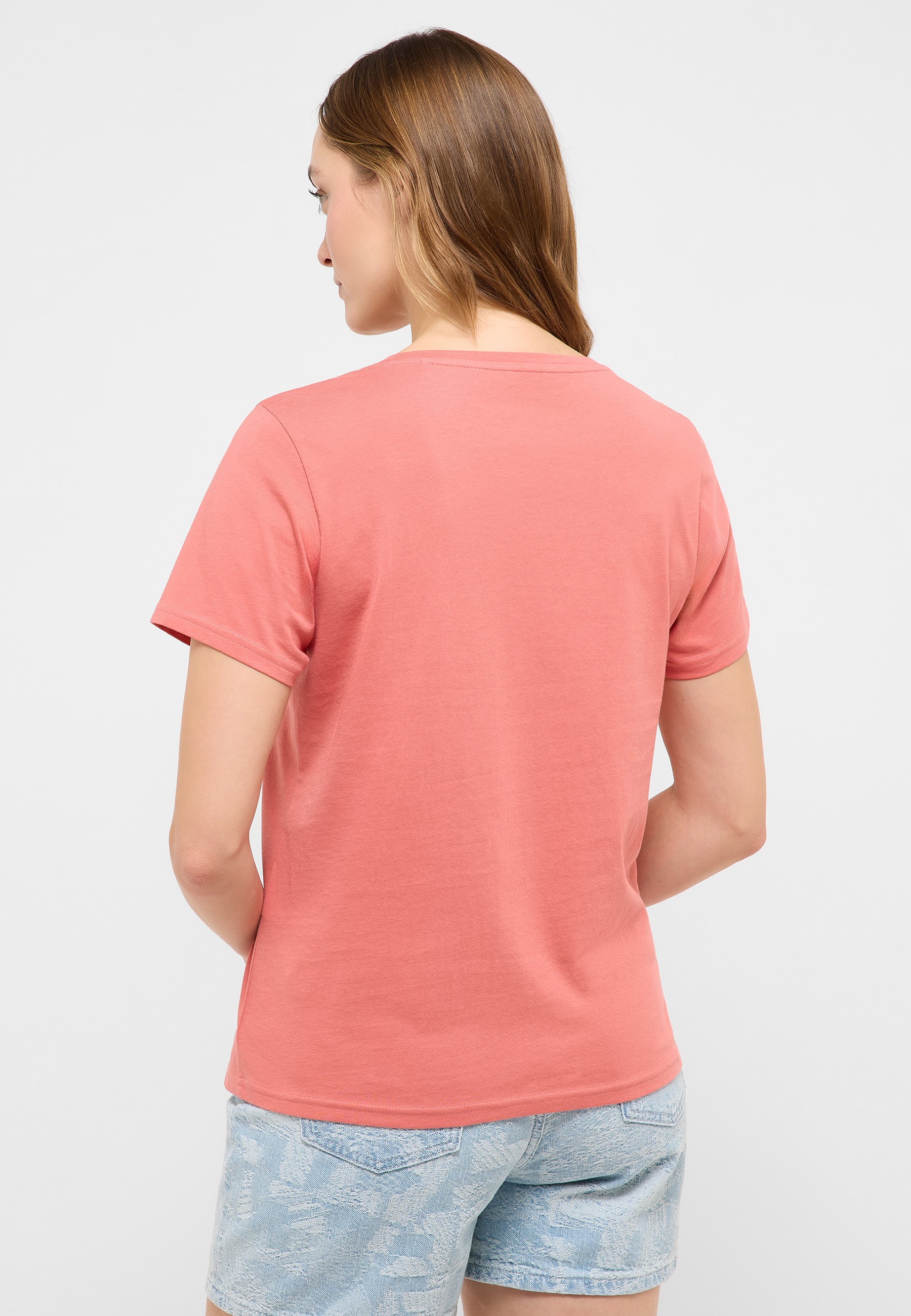 T-shirt, Kurze Hosen, Person, Kopf, Gesicht