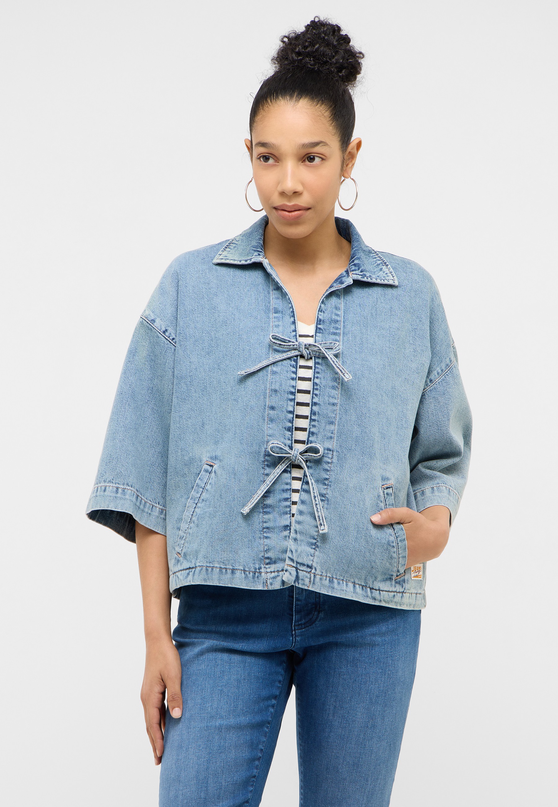 denimjacke, Bindeband, oversized, heller Wasch, kurze Ärmel