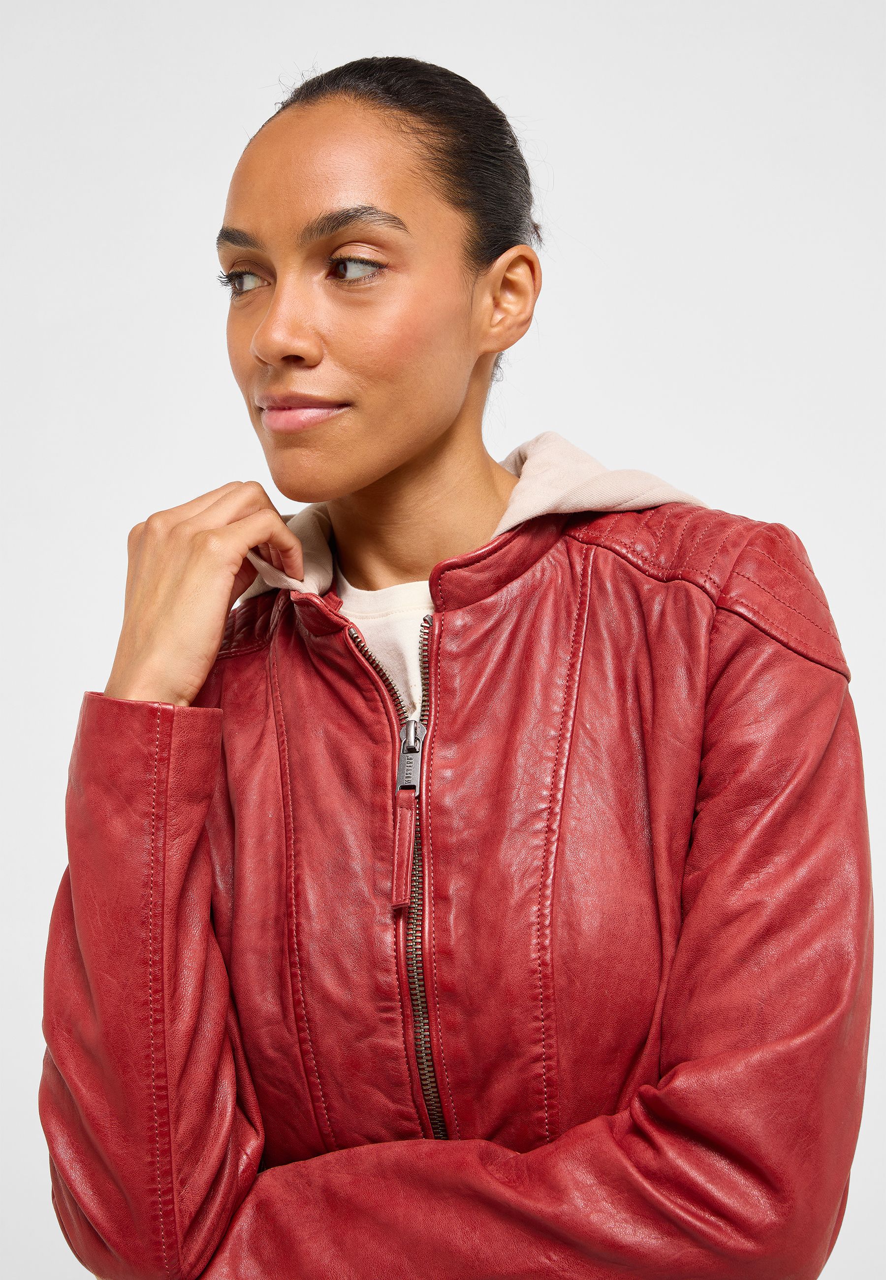 Bekleidung, Mantel, Jacke, Person, Lederjacke