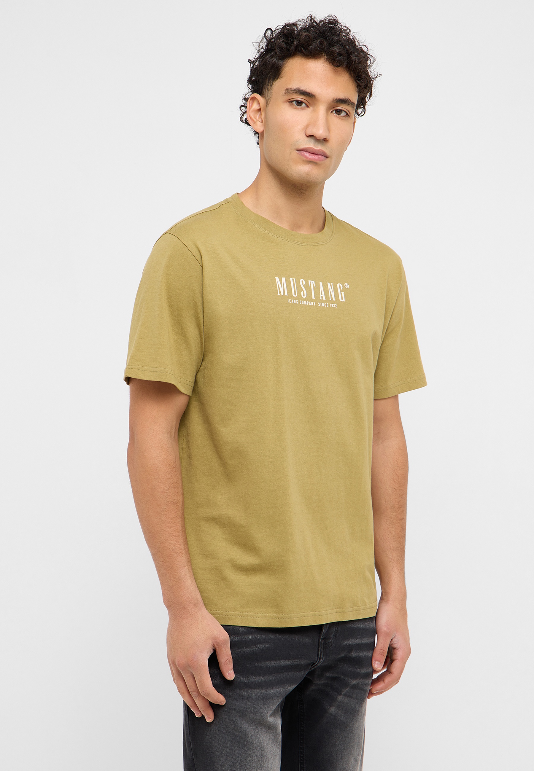 T-shirt, Person, Hemd, Jeanshose, Gesicht