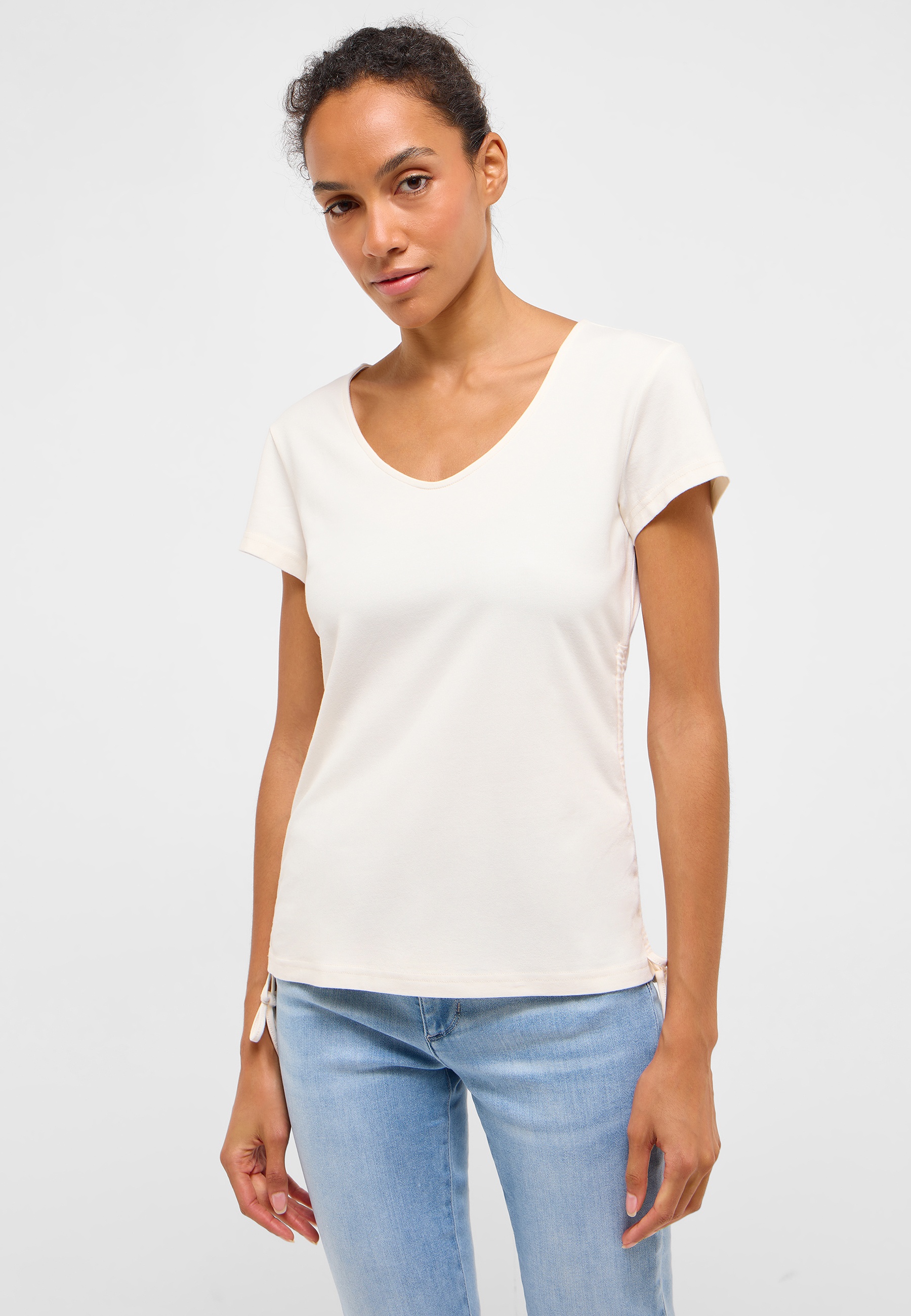 Bluse, T-shirt, Jeans, Person, Gesicht