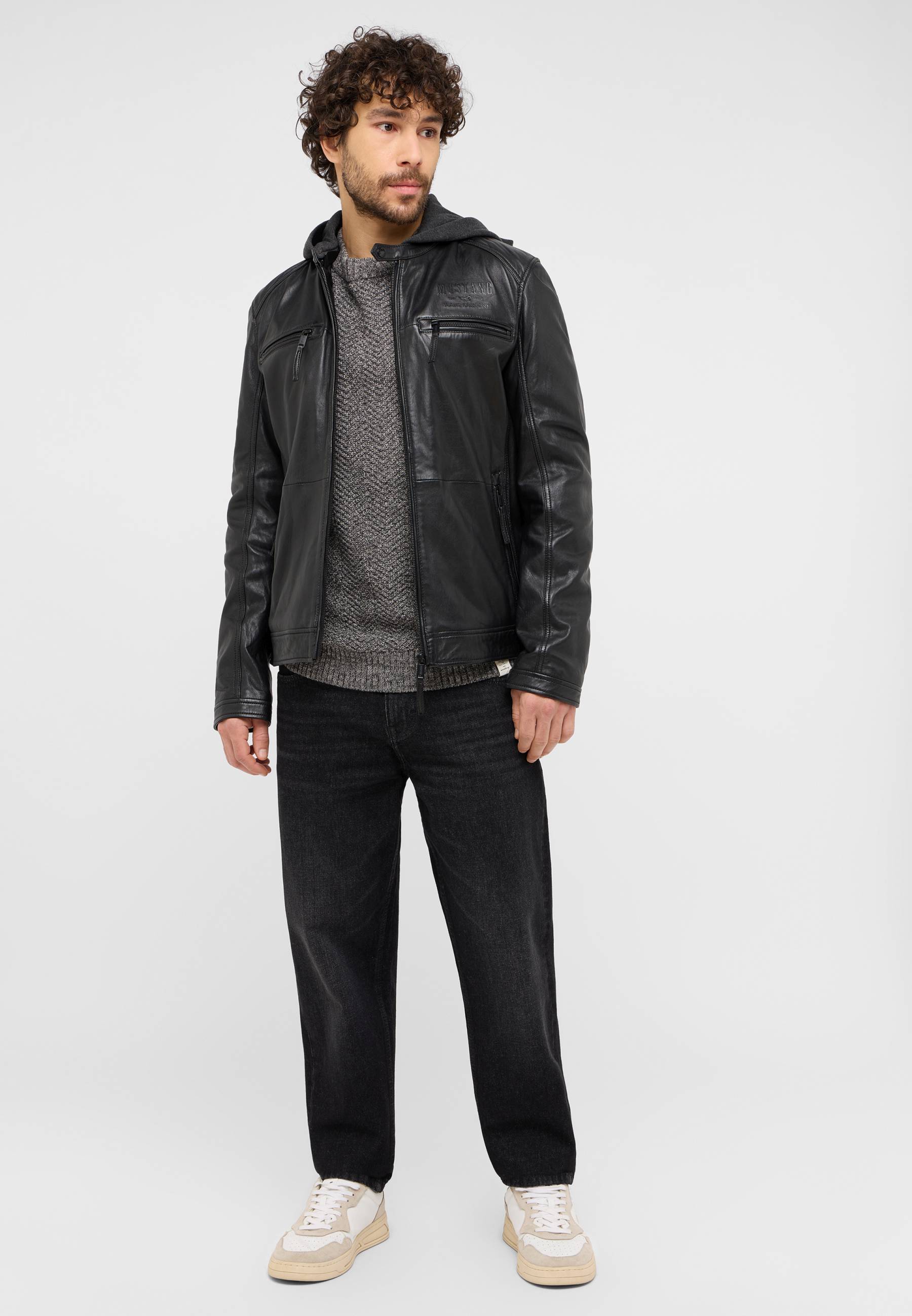 Bekleidung, Mantel, Jacke, Person, Hosen