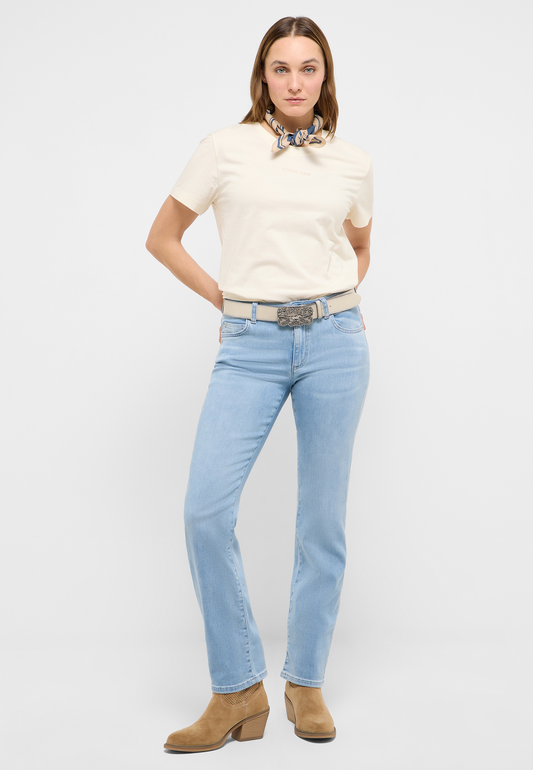 Hosen, Bluse, Jeans, Person, Gürtel