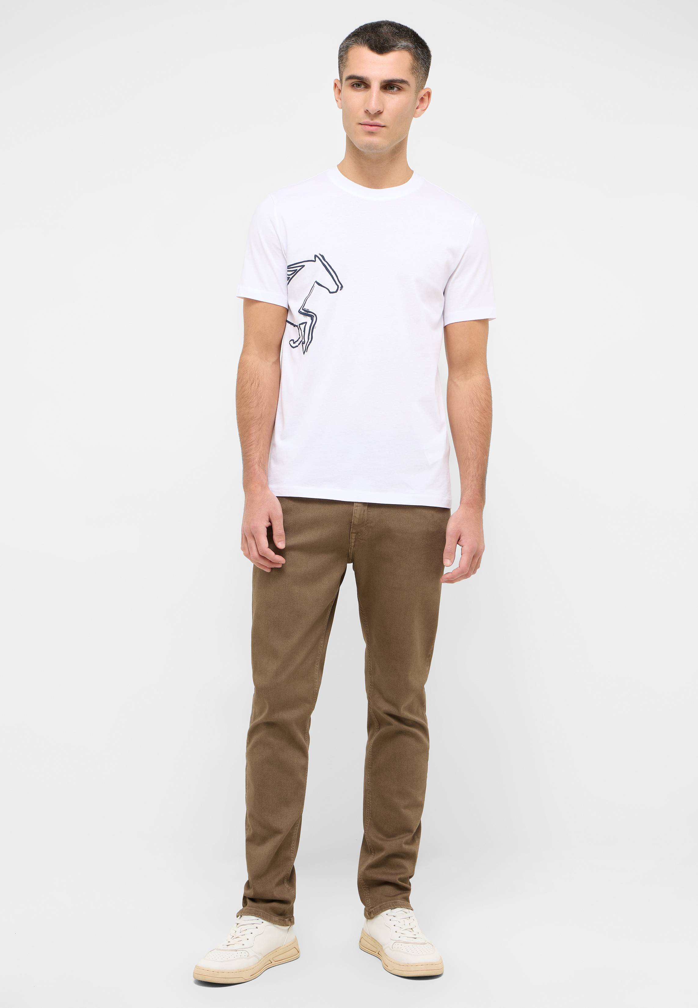 T-shirt, Person, Stehend, Erwachsener, Mann
