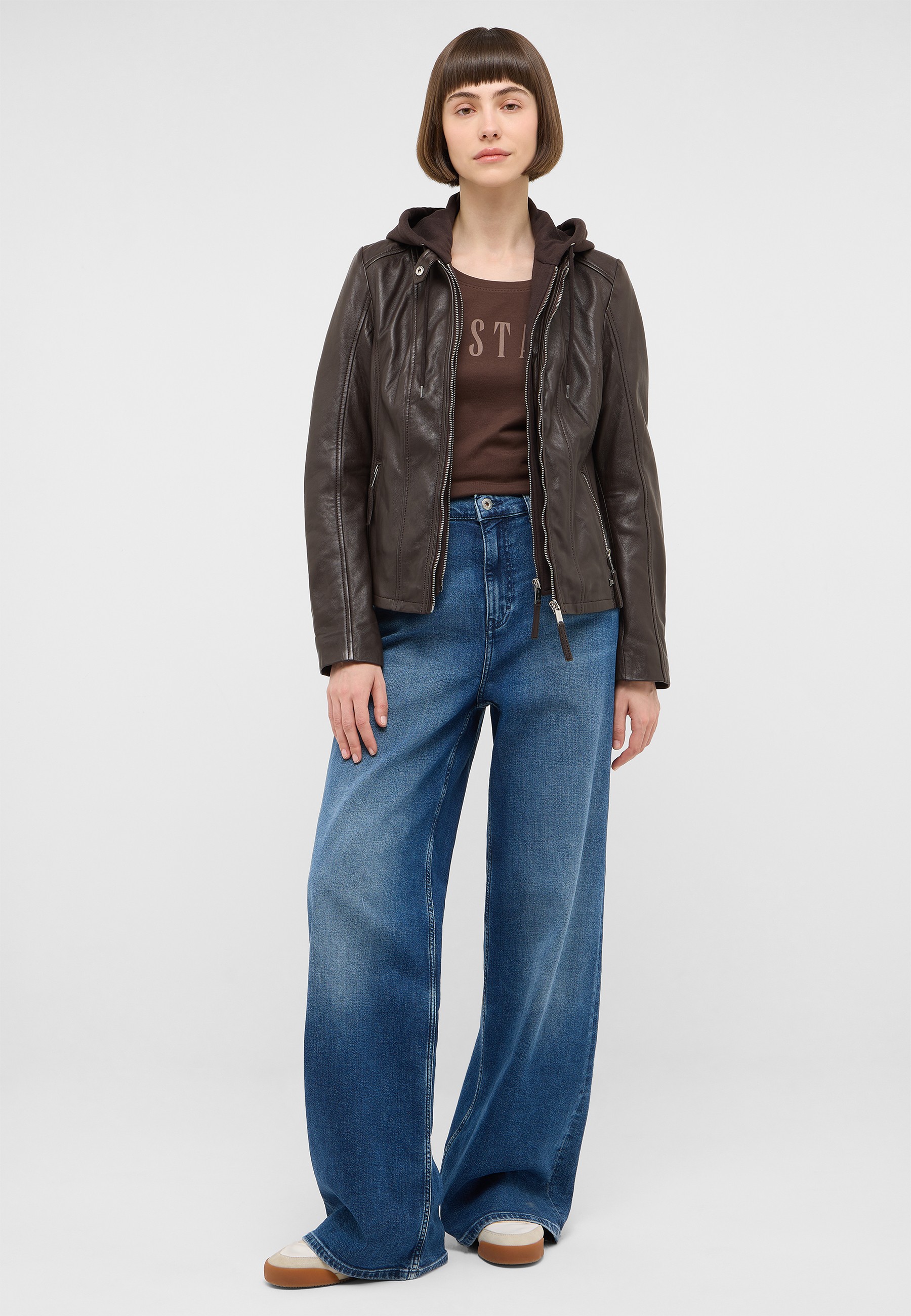 lederjacke, braunejacke, lackleder, bikerjacke, jeans