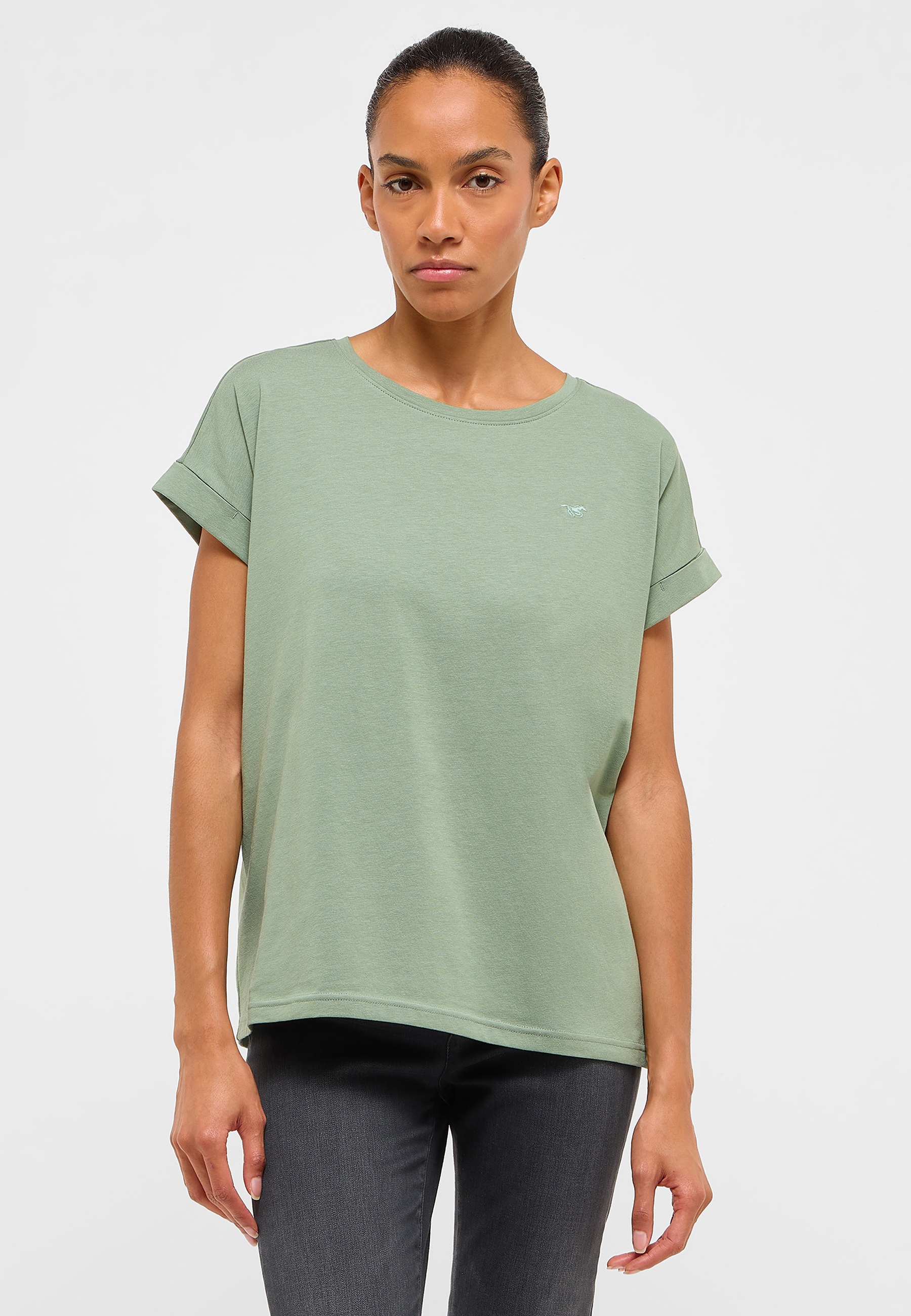 Bekleidung, T-shirt, Person, Ärmel, Gesicht