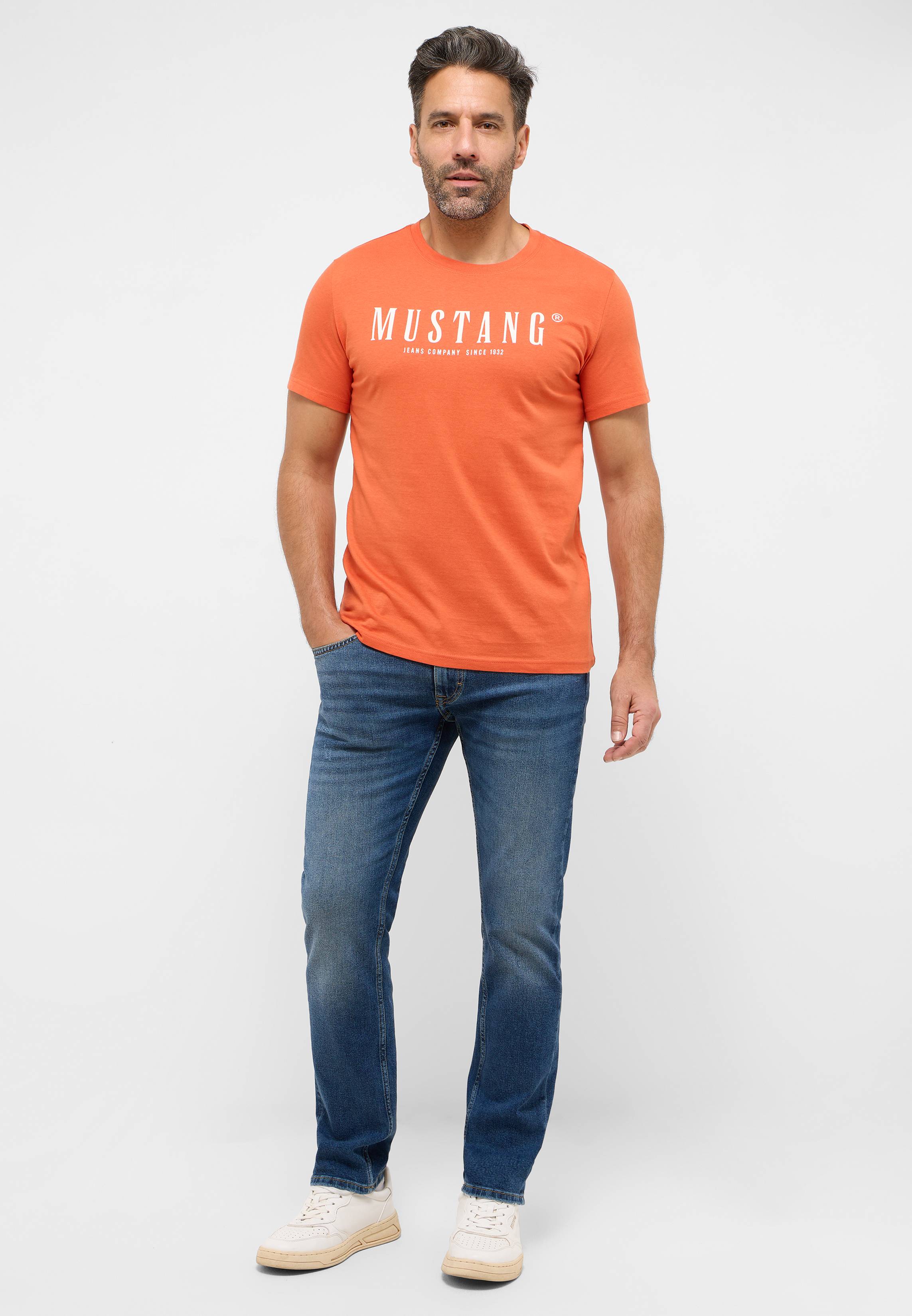 T-shirt, Hosen, Erwachsener, Mann, Person