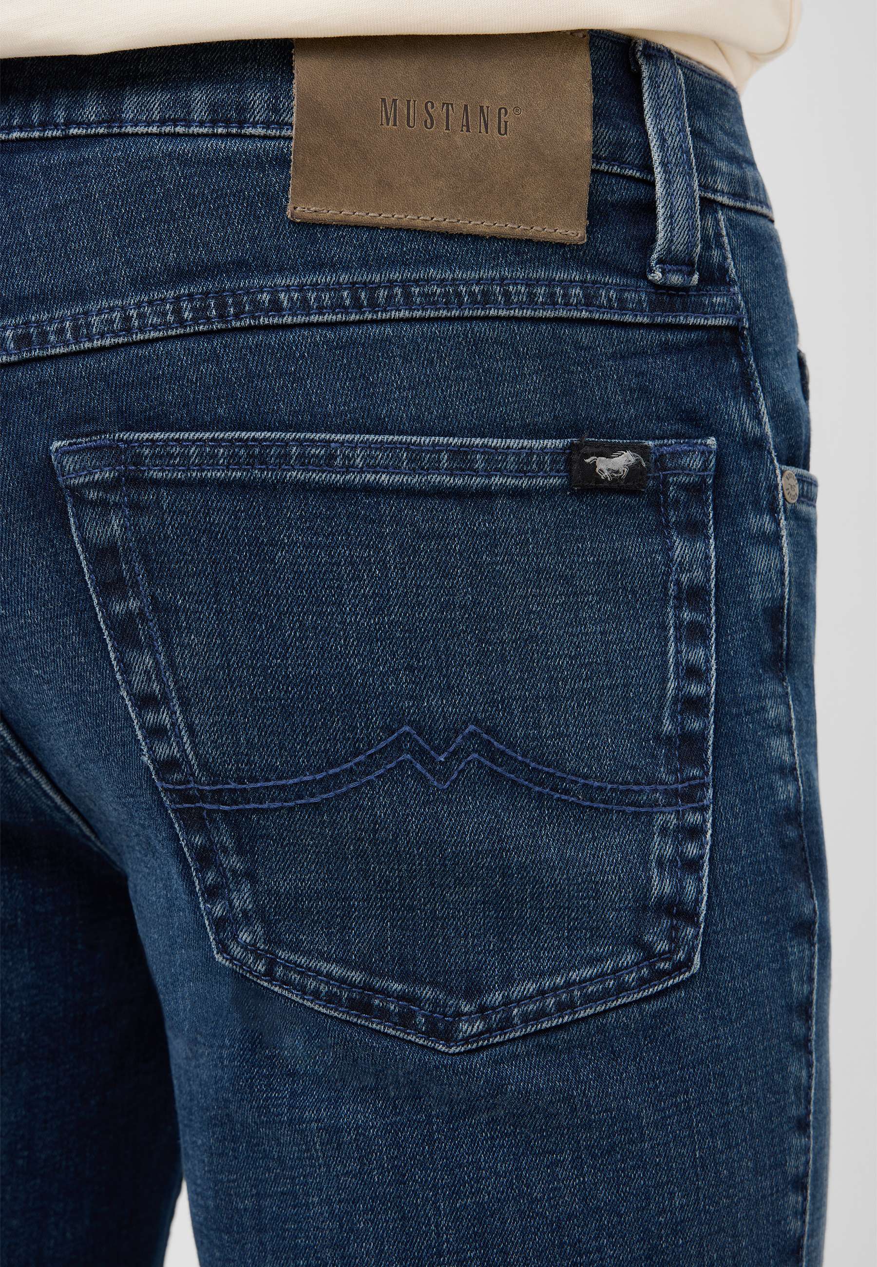 Jeans, Hintere Tasche, Blaues Denim, Jeans aus Denim, Rippenkante Tasche