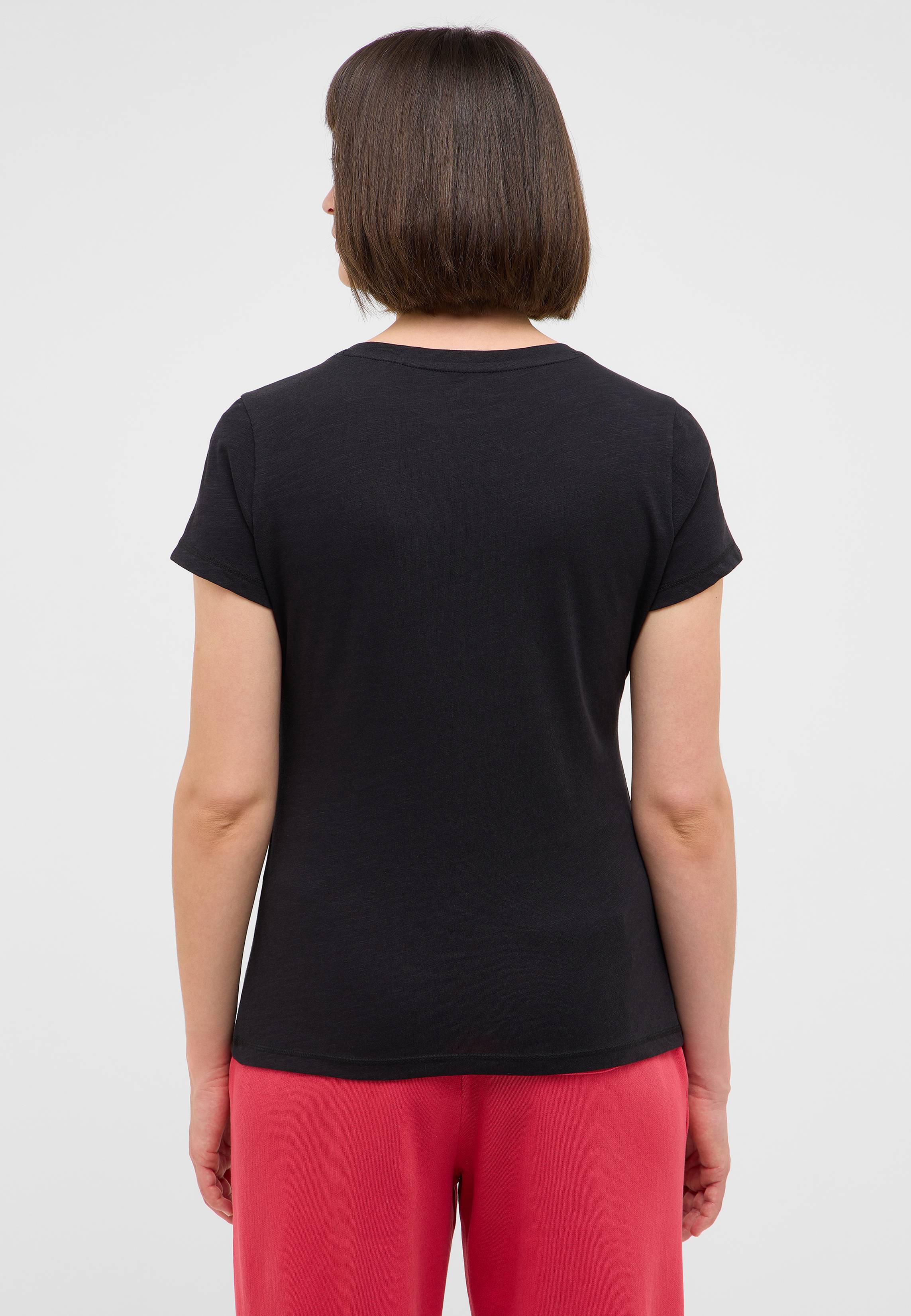 Bekleidung, T-shirt, Person, Ärmel