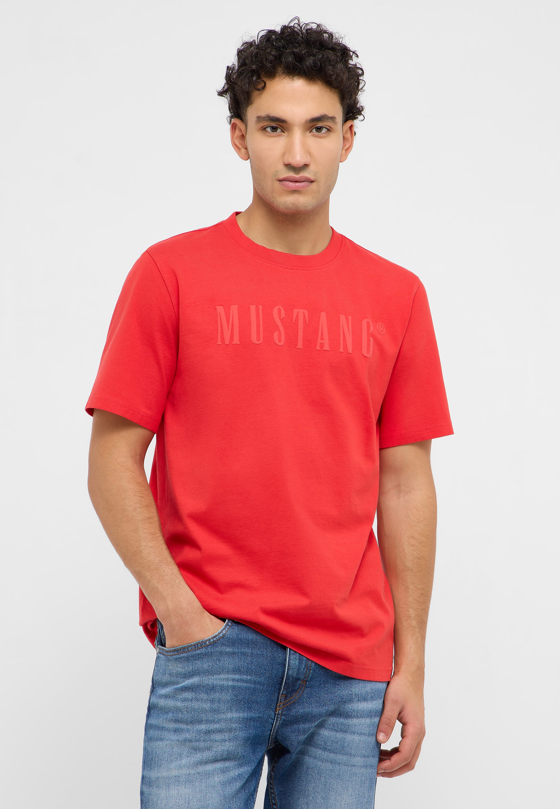 T-shirt, Jeans, Ärmel, Person, Hemd