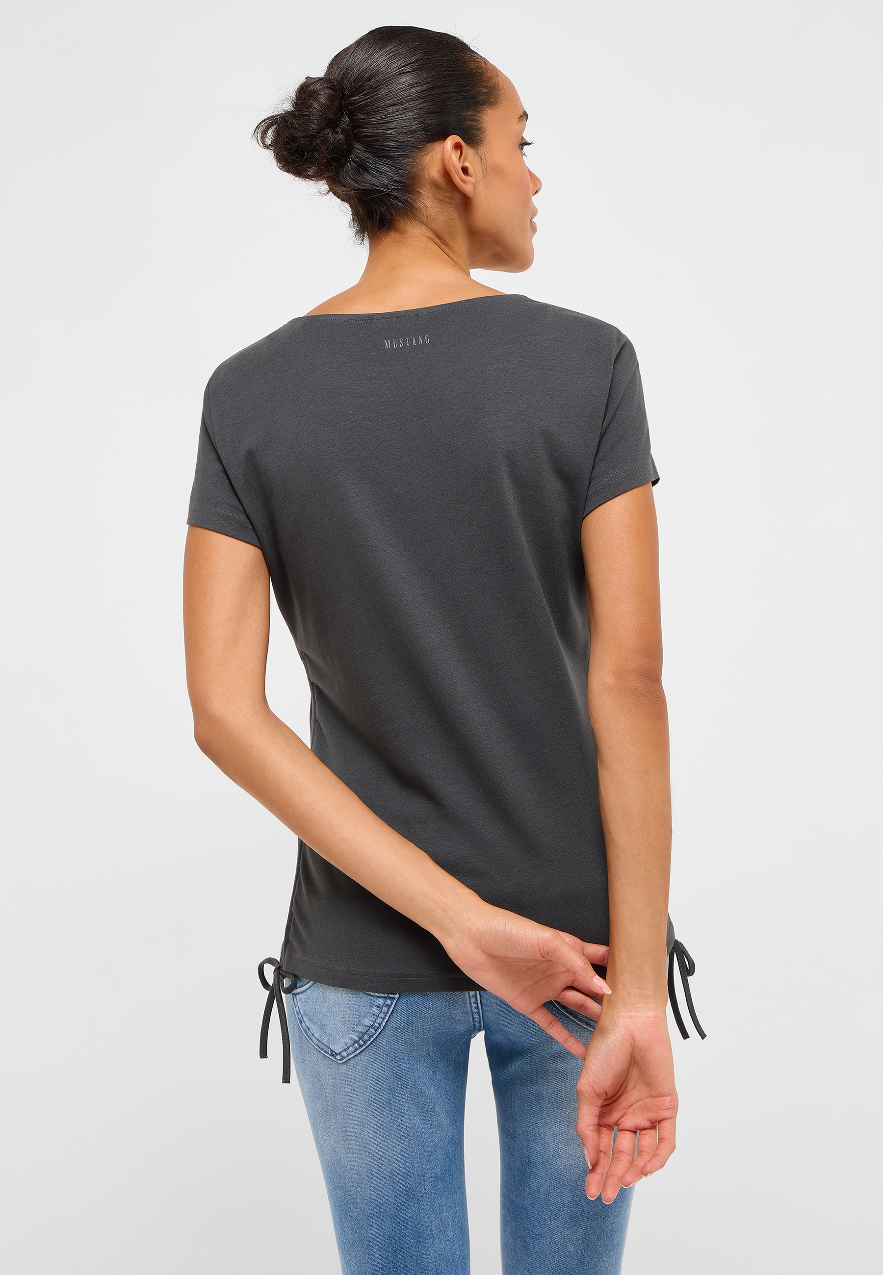 T-shirt, Jeans, Person, Ärmel, Bluse