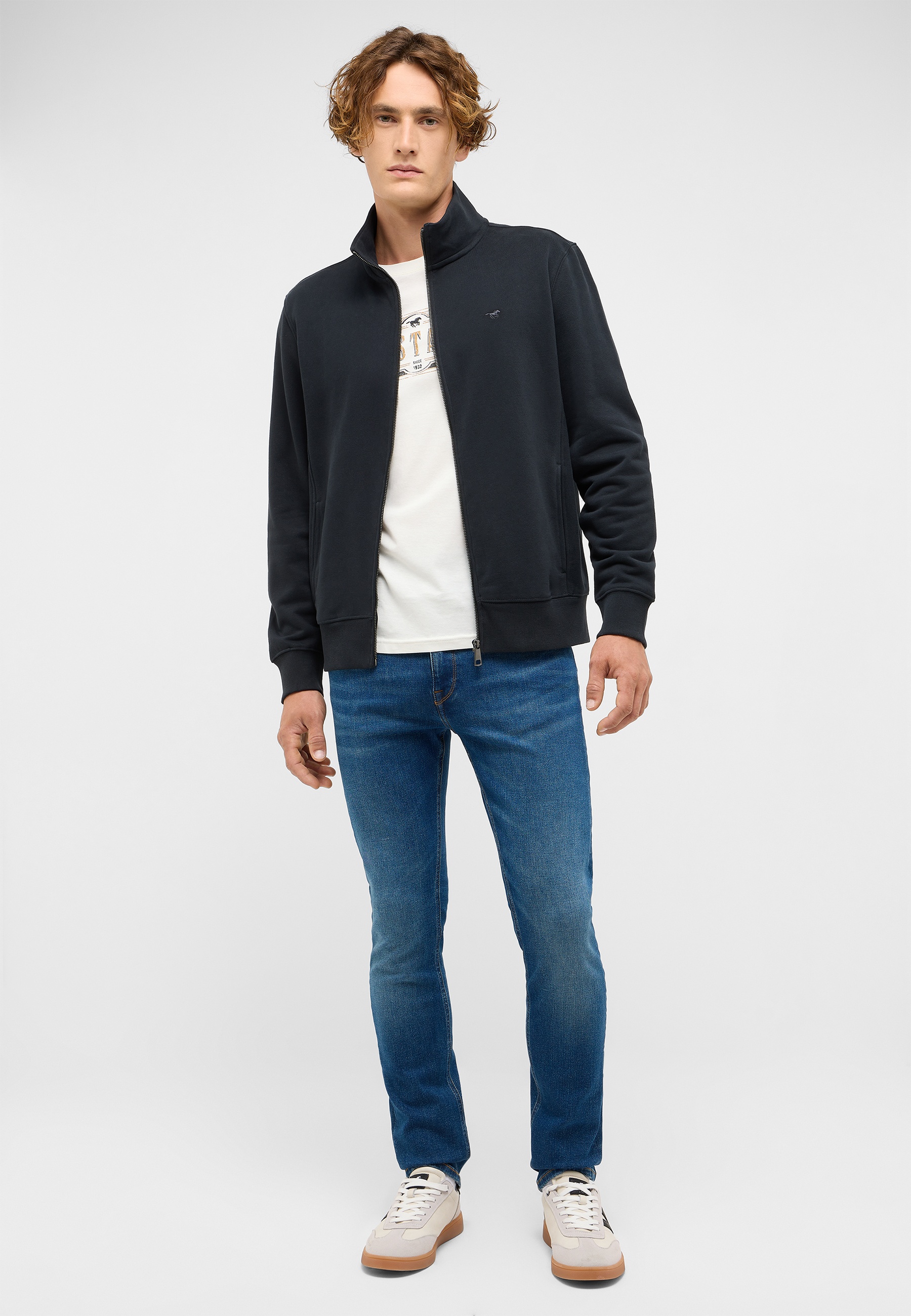 Mantel, Blazer, Jacke, Hosen, Person