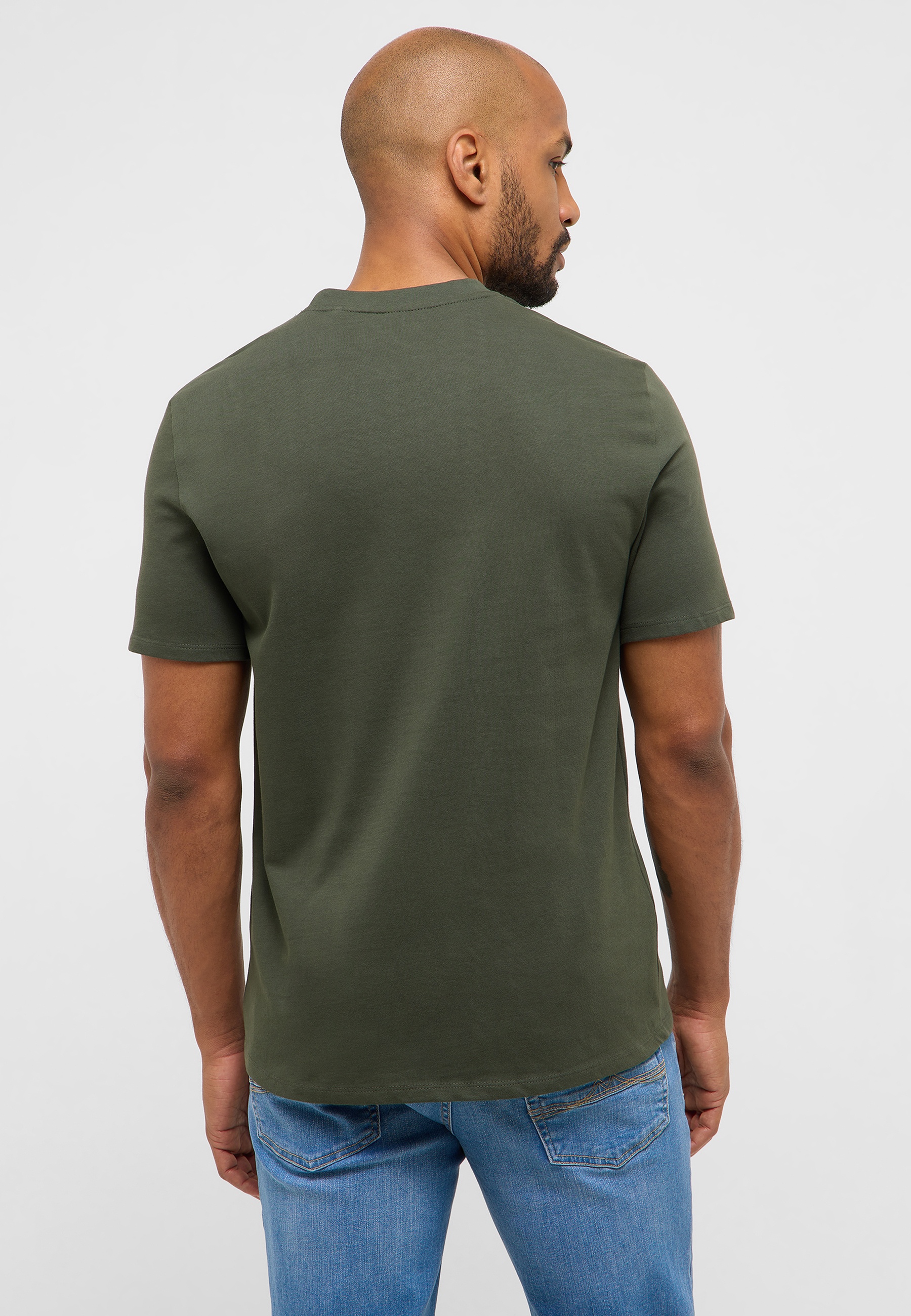 T-shirt, Jeans, Erwachsener, Mann, Person