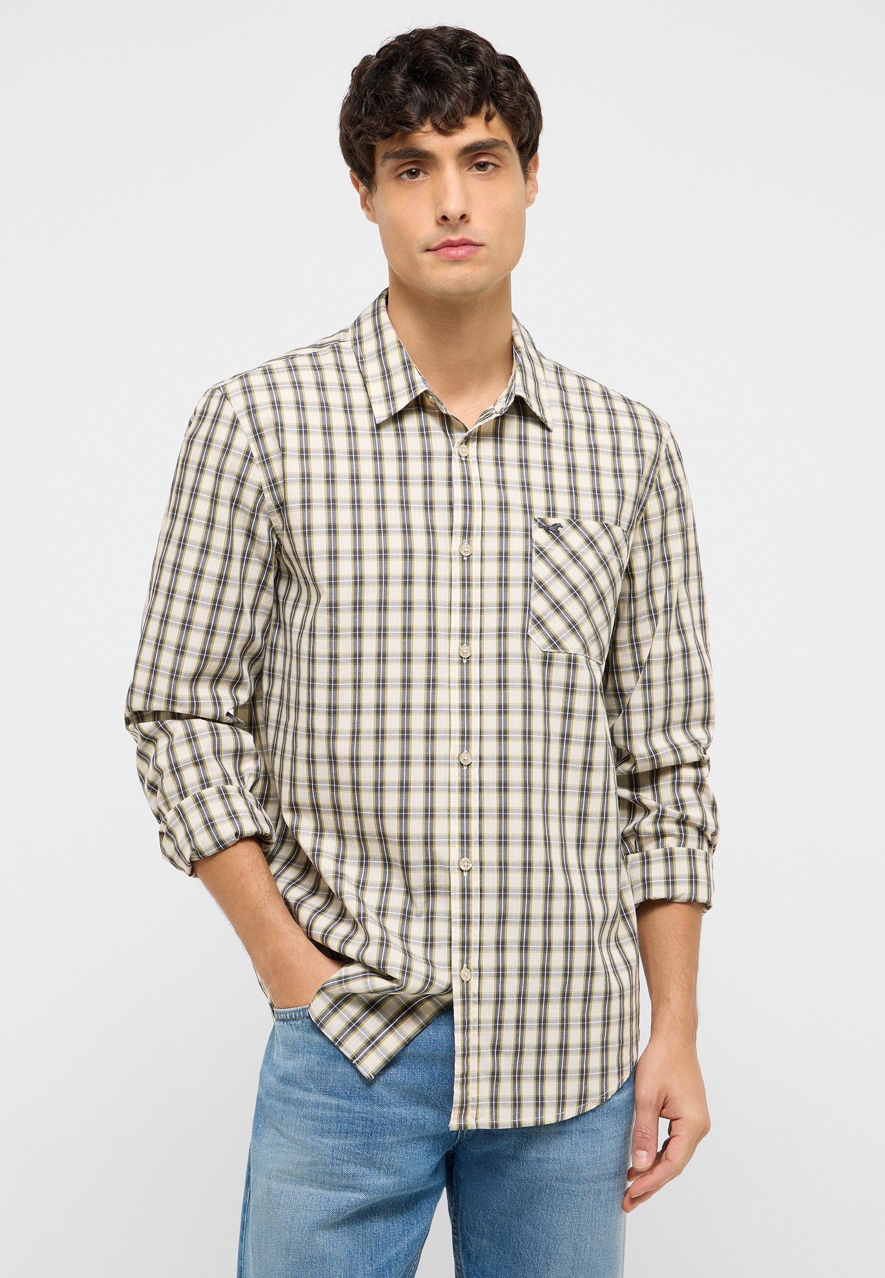 Bekleidung, Hemd, Kleid, Hemd, Person, Jeans