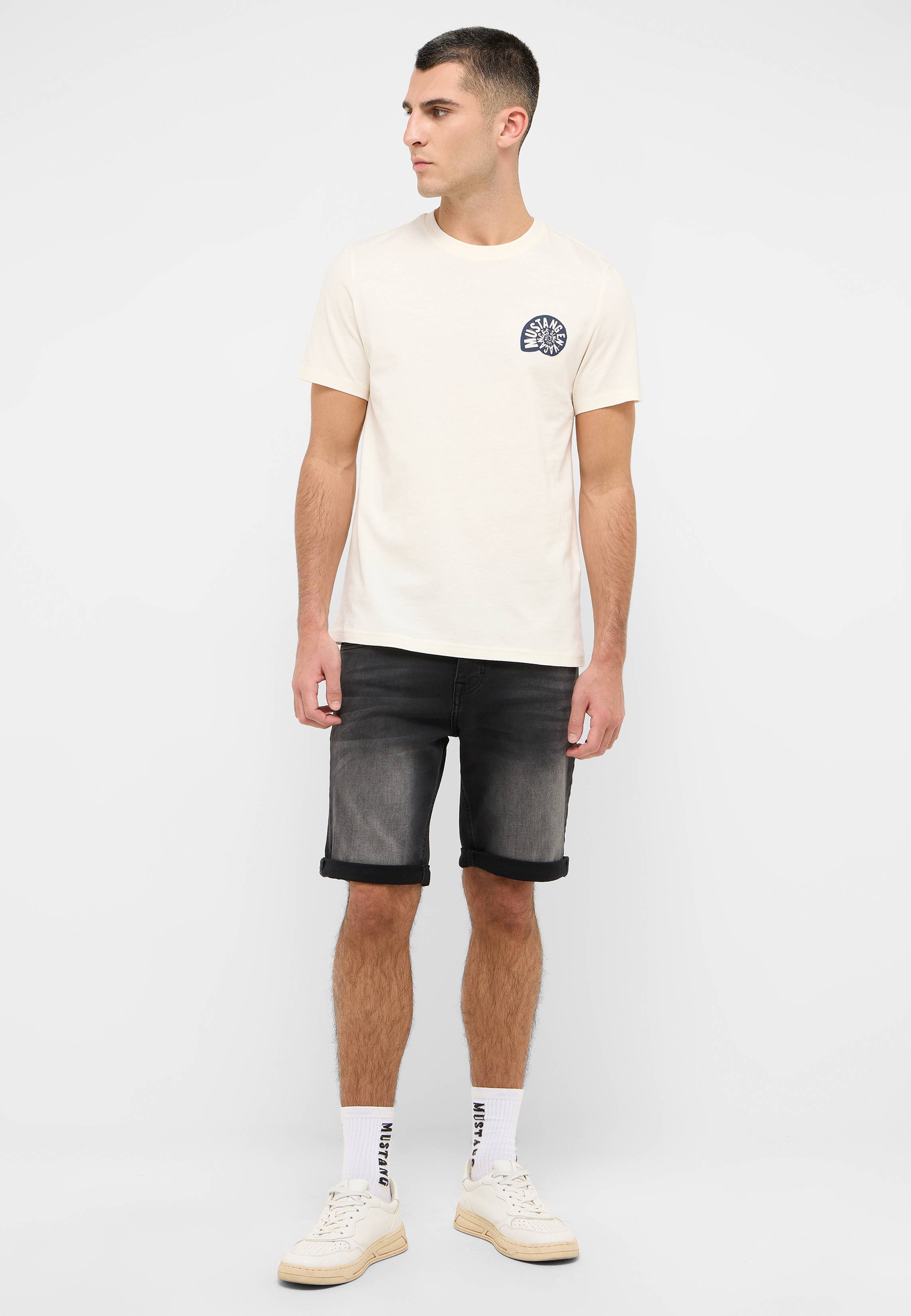 Bekleidung, Kurze Hosen, T-shirt, Person