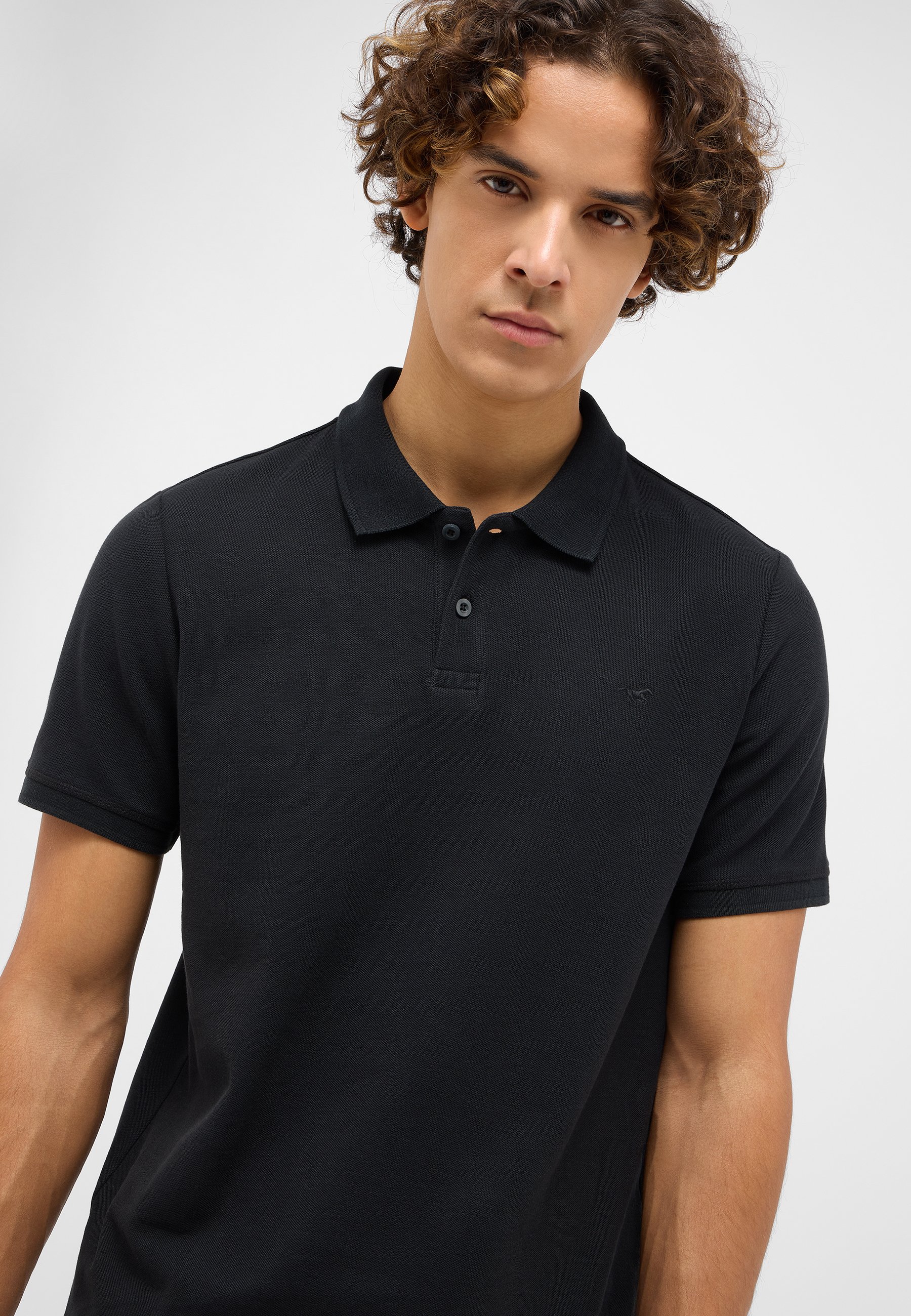 Bekleidung, T-shirt, Ärmel, Hemd, Person