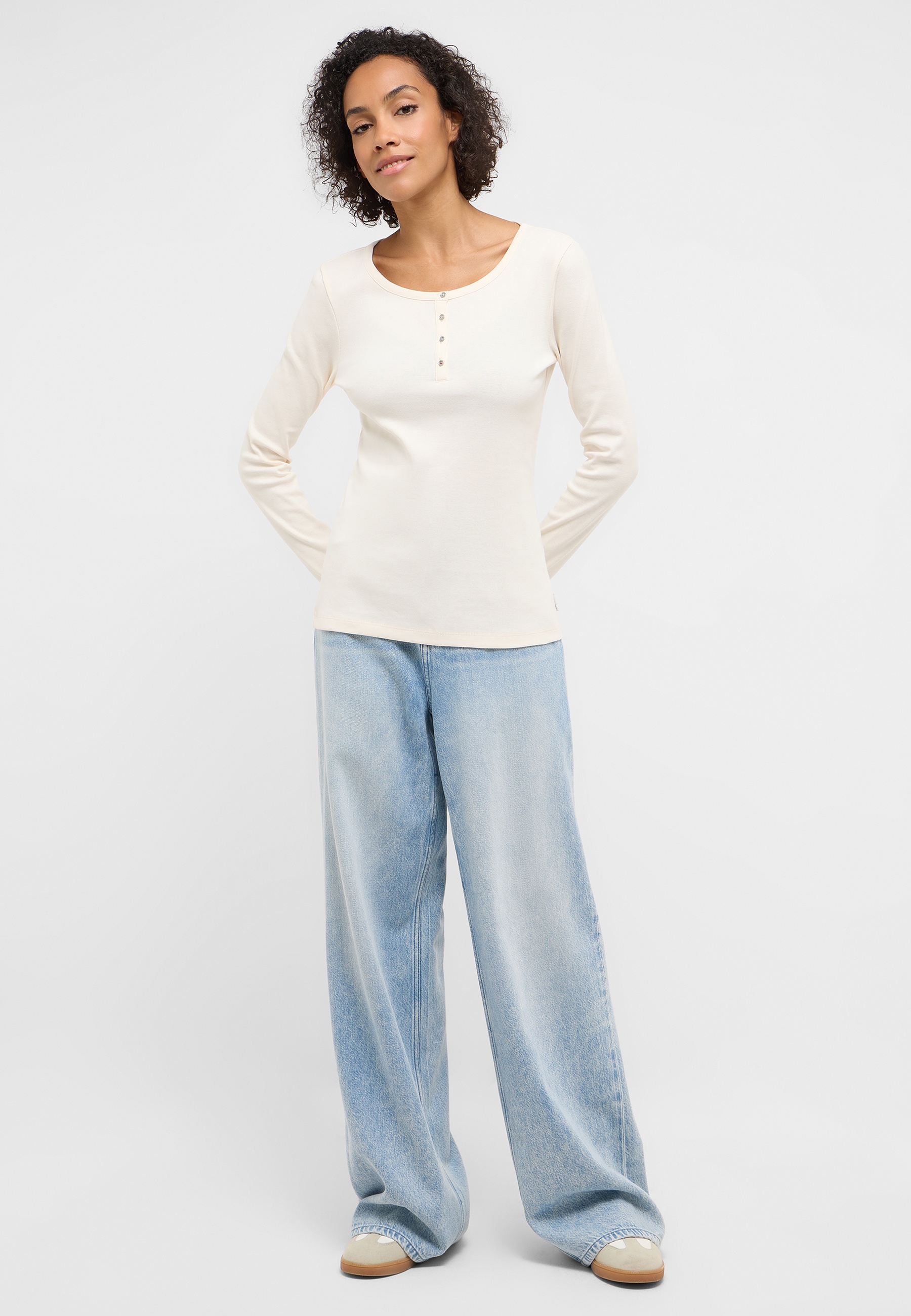 Hosen, Langarm, Jeans, Person, Frau