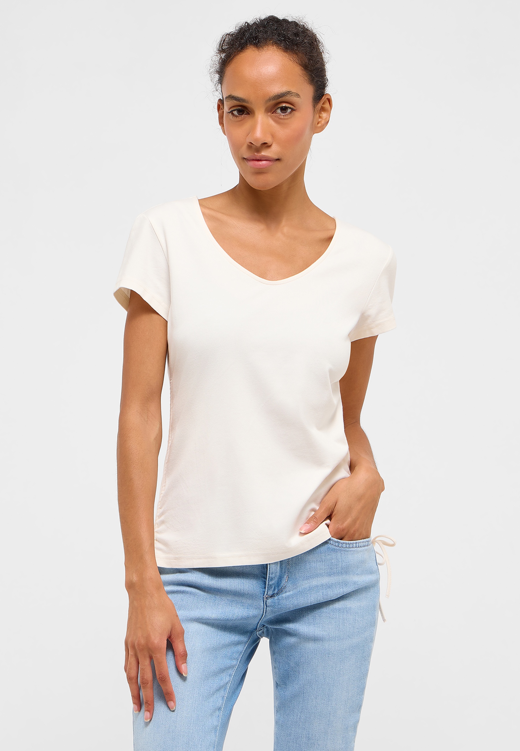 Bluse, T-shirt, Jeans, Person, Gesicht