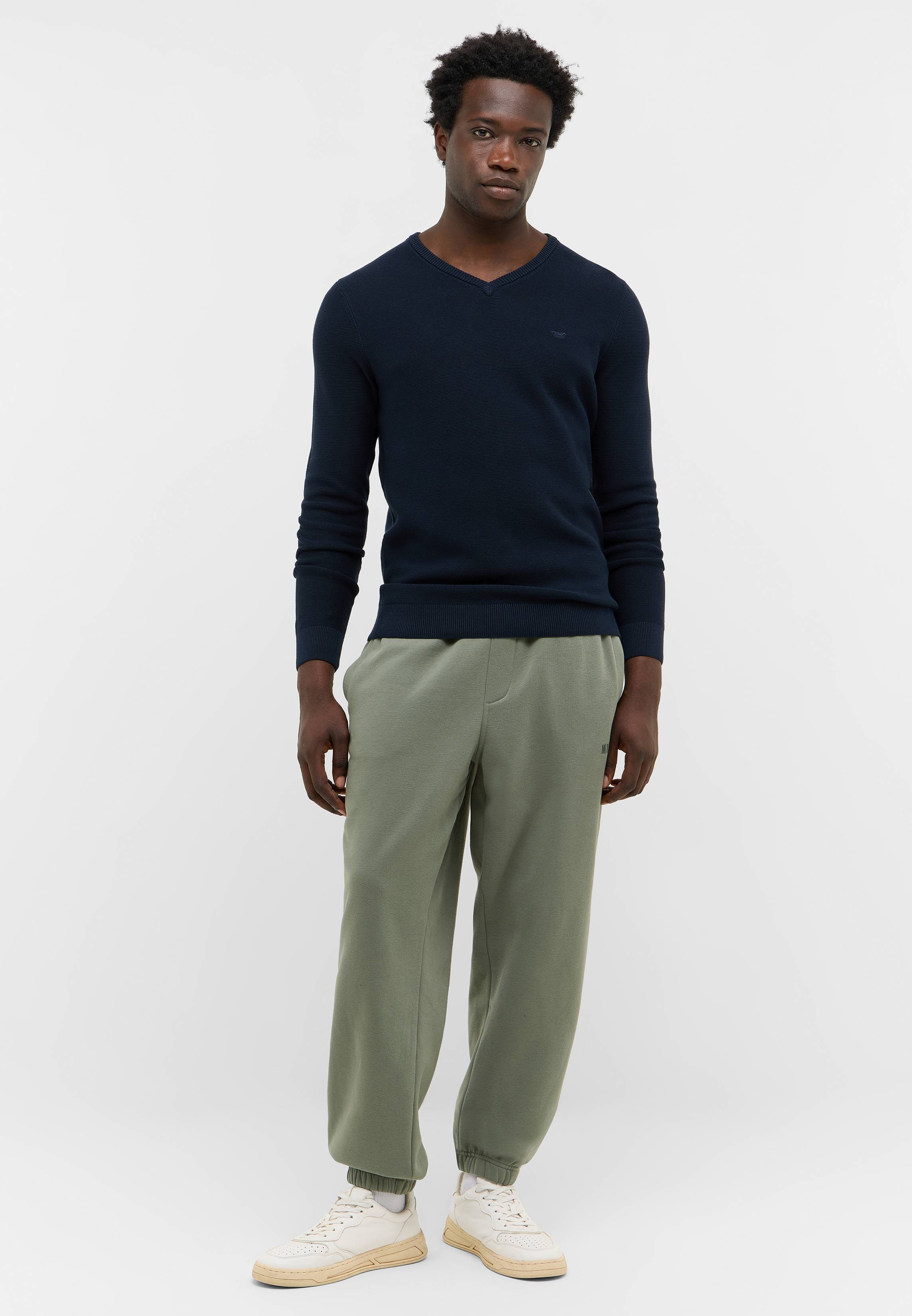 Hosen, Langarm, Person, Stehend, Mann