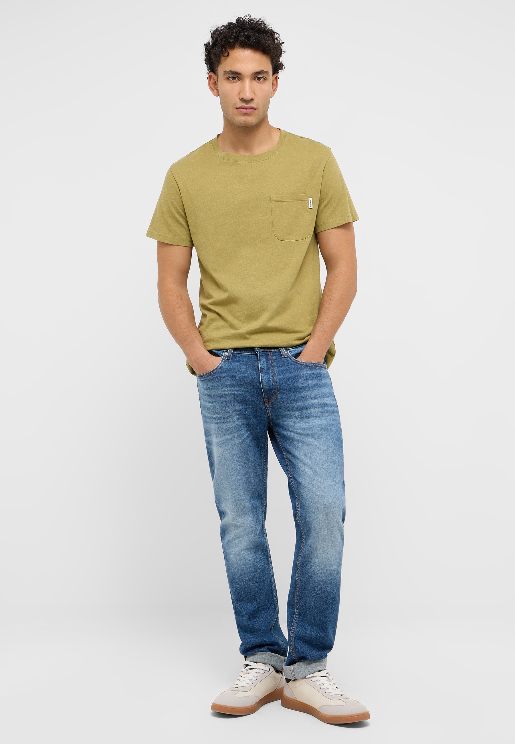 Bekleidung, Hosen, T-shirt, Jeans, Person