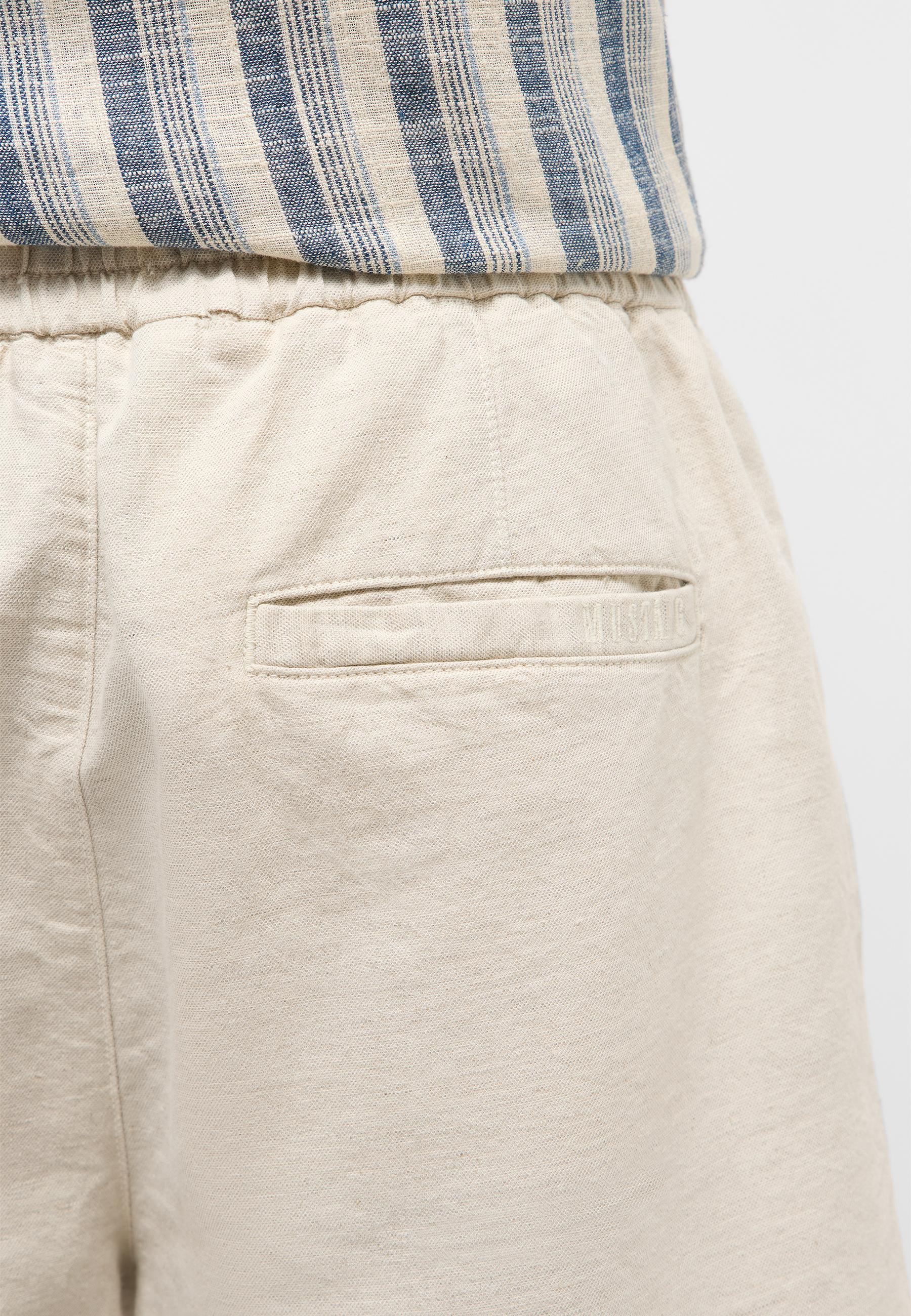 Beige Hose, Kniehose, Rückentasche, Stoffhose, hellbraun