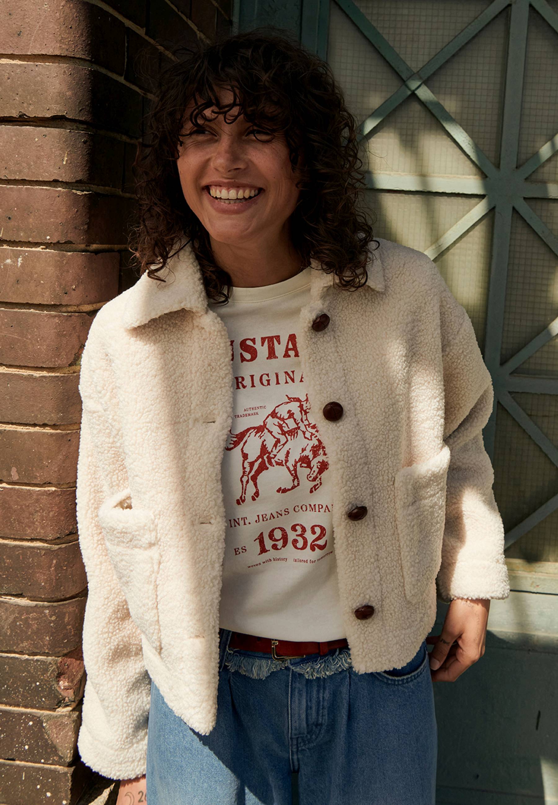 Strickwaren, Pullover, Mantel, Jacke, Hosen