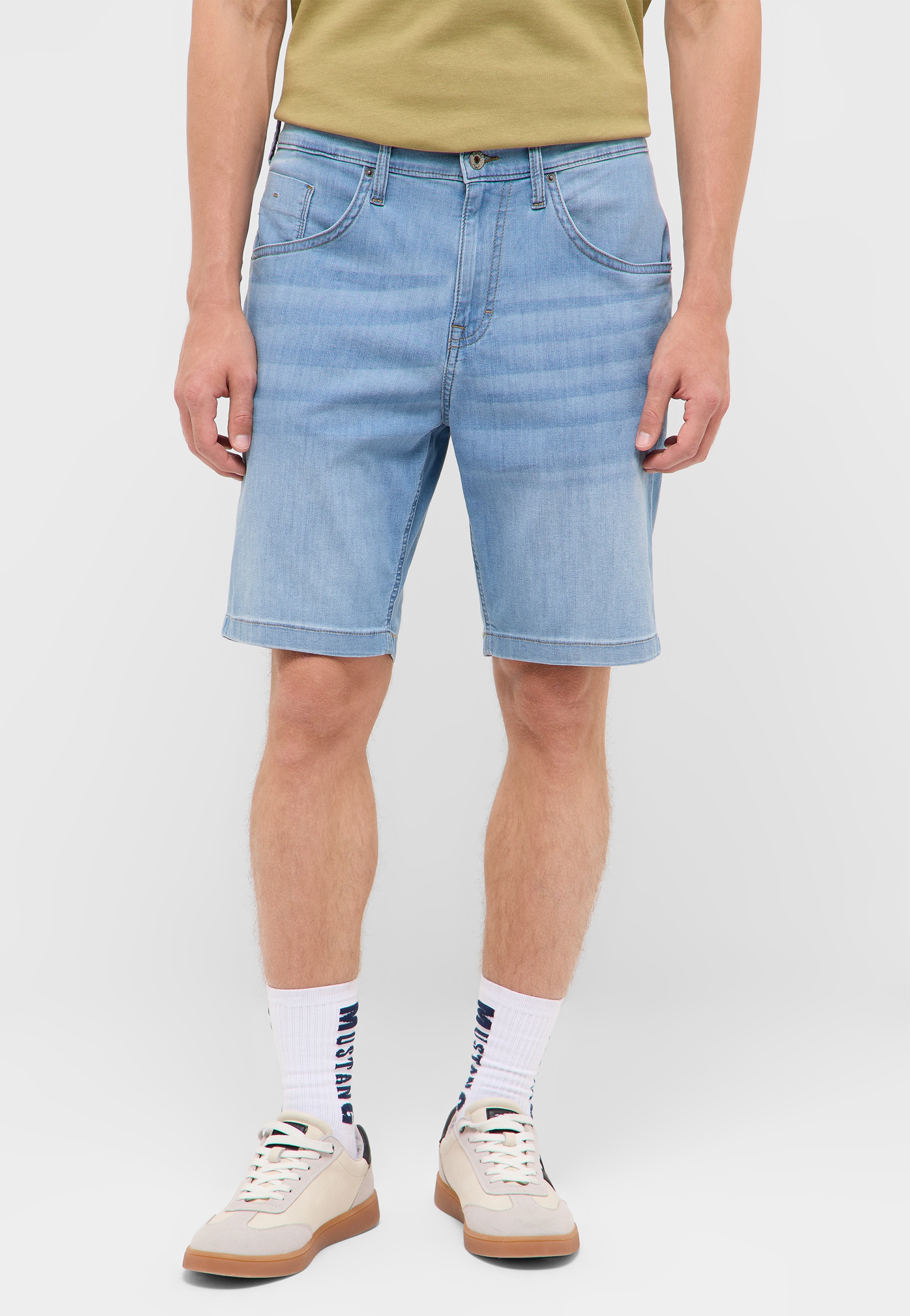 Jeansshorts, Denim, Light blue, Knielänge?, Gummisohle?