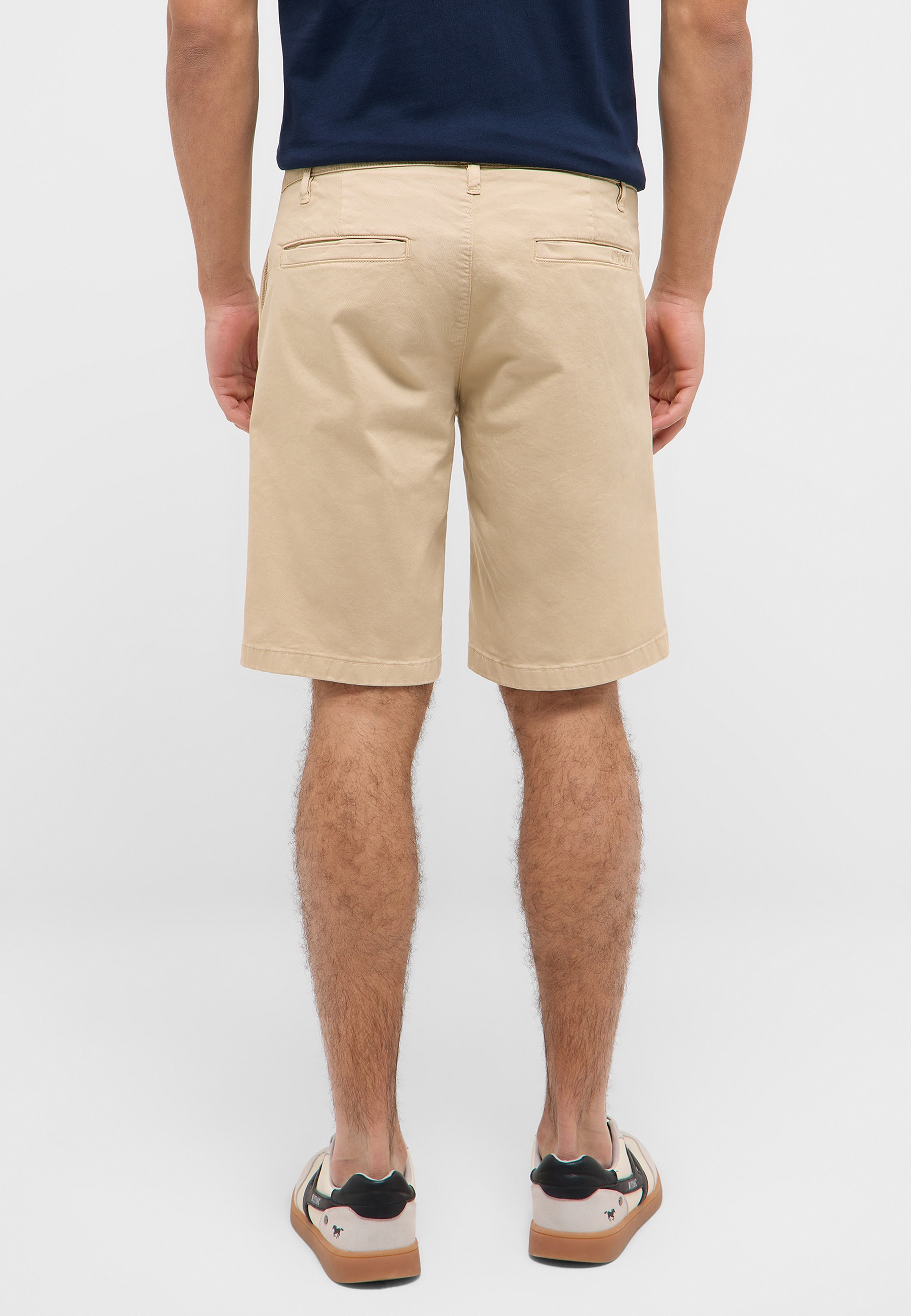 Kurze Hose, Schuh, Erwachsener, Mann, Person