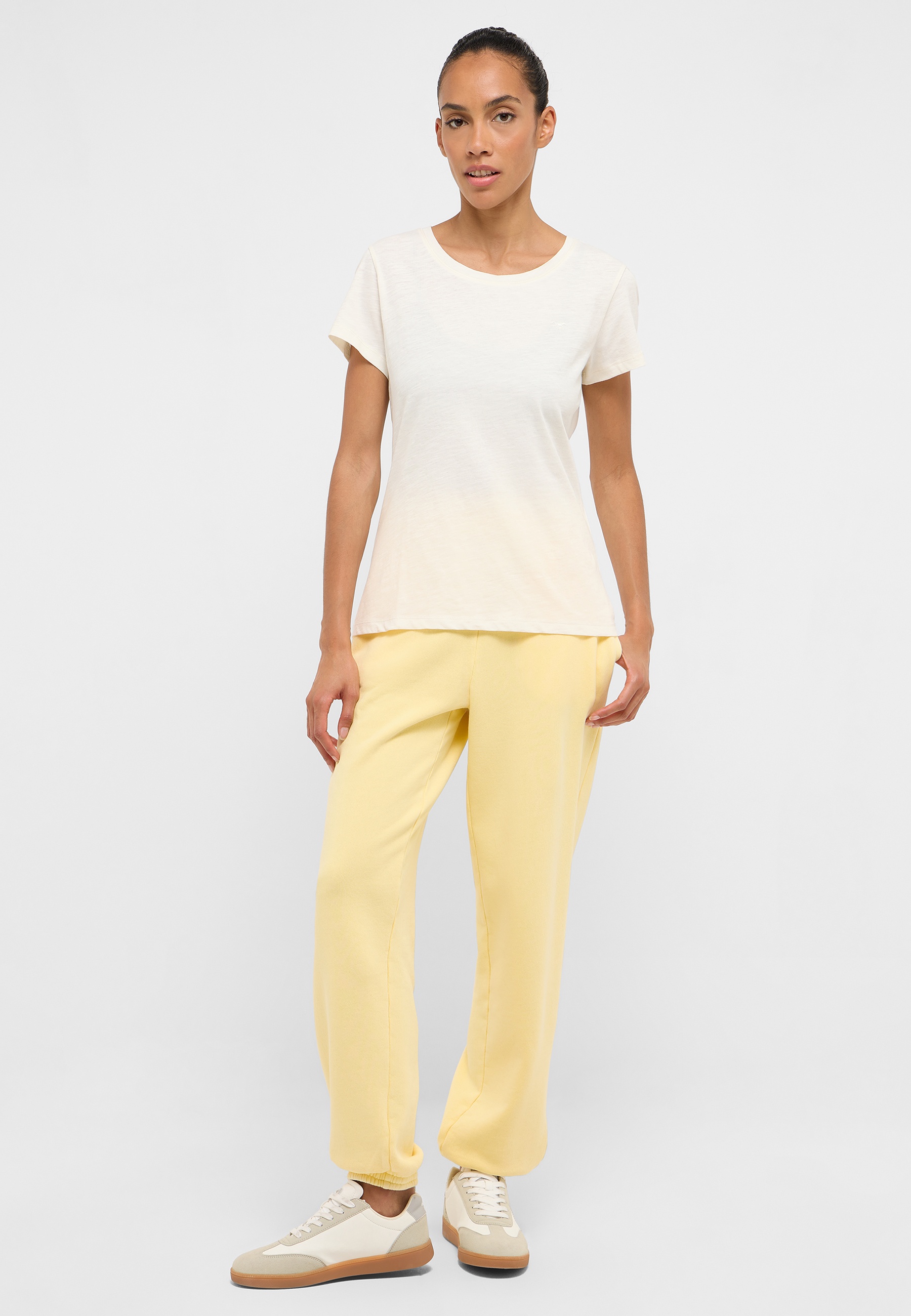 Bekleidung, Hosen, Person, Leinen, Bluse