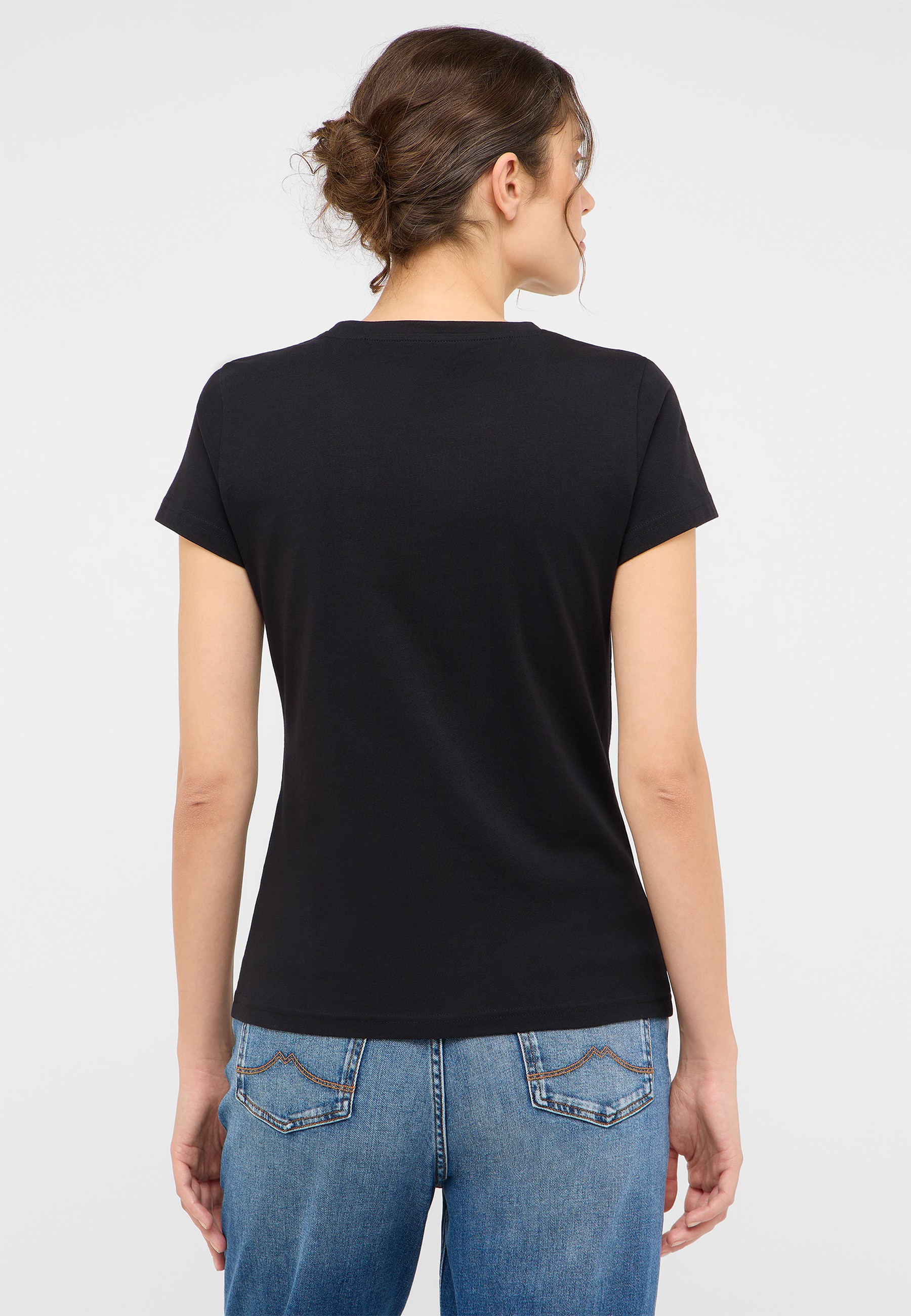 Bekleidung, T-shirt, Person, Bluse, Ärmel
