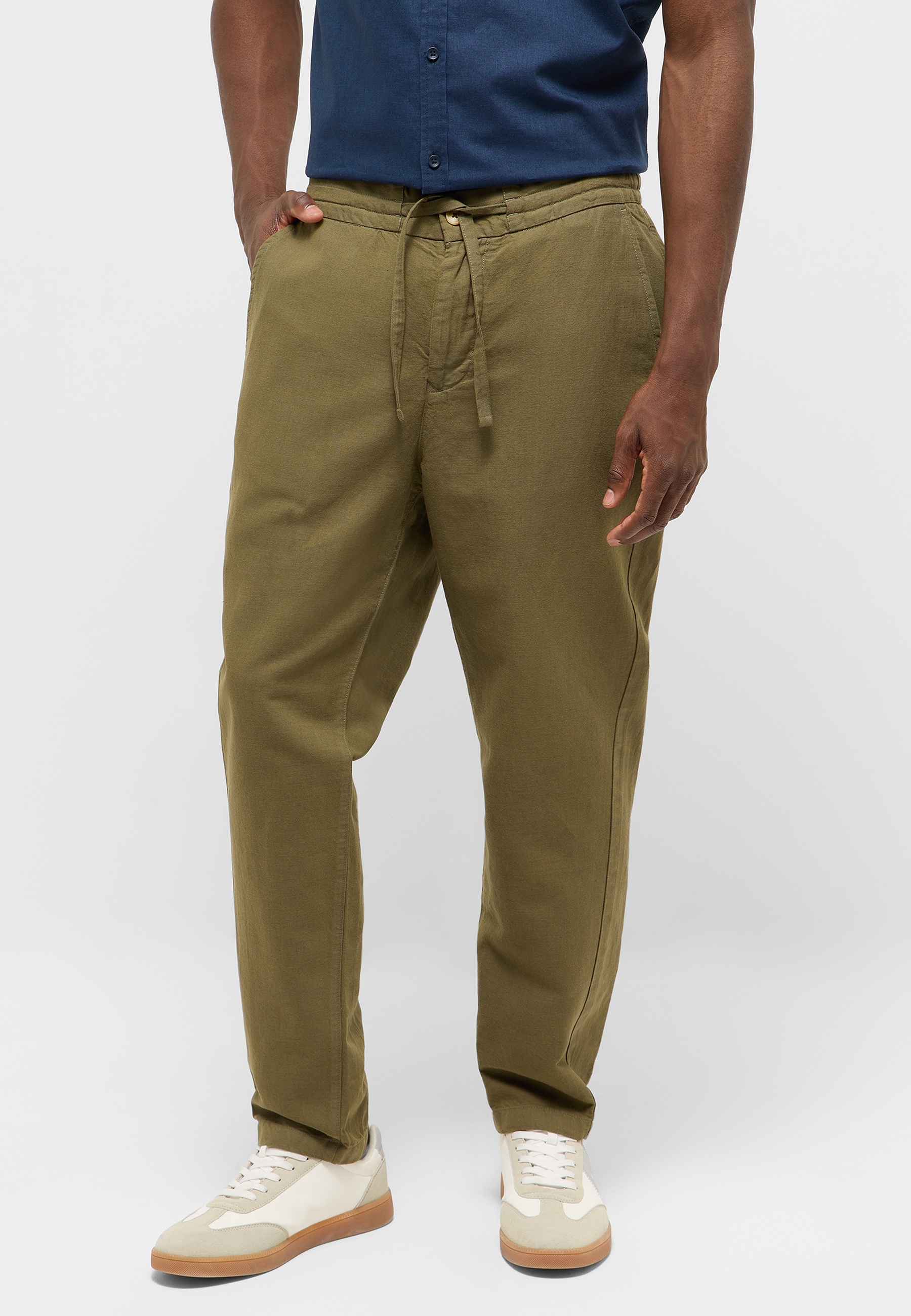 Hose, Chino, Olive, Tunika?, Laufschuhe?