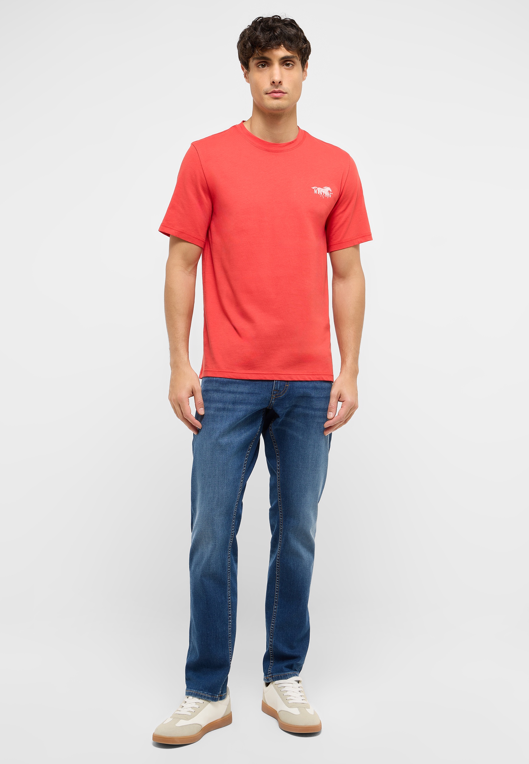 T-shirt, Hosen, Person, Stehend, Jeanshose