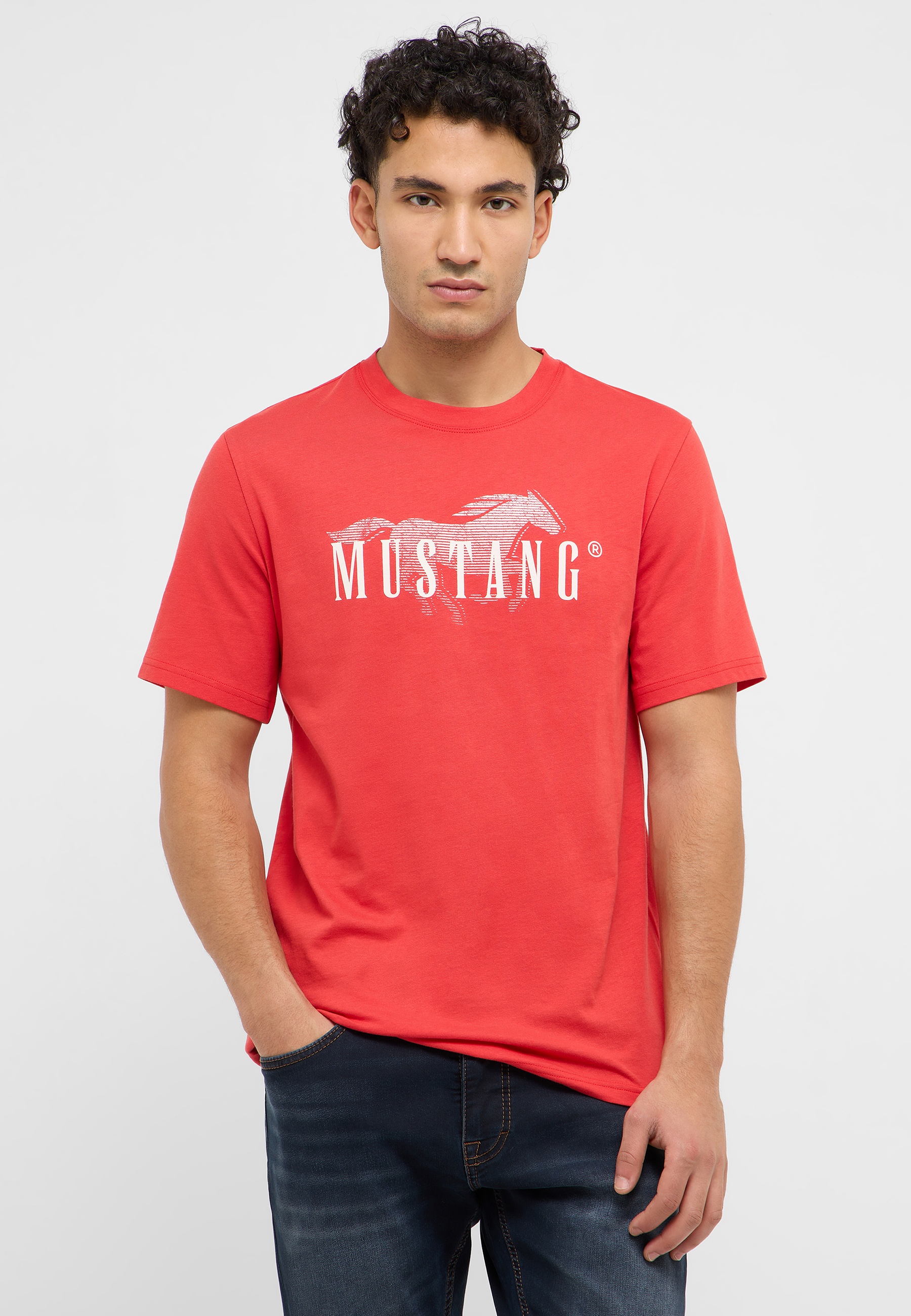 T-shirt, Person, Hemd, Jeanshose, Gesicht