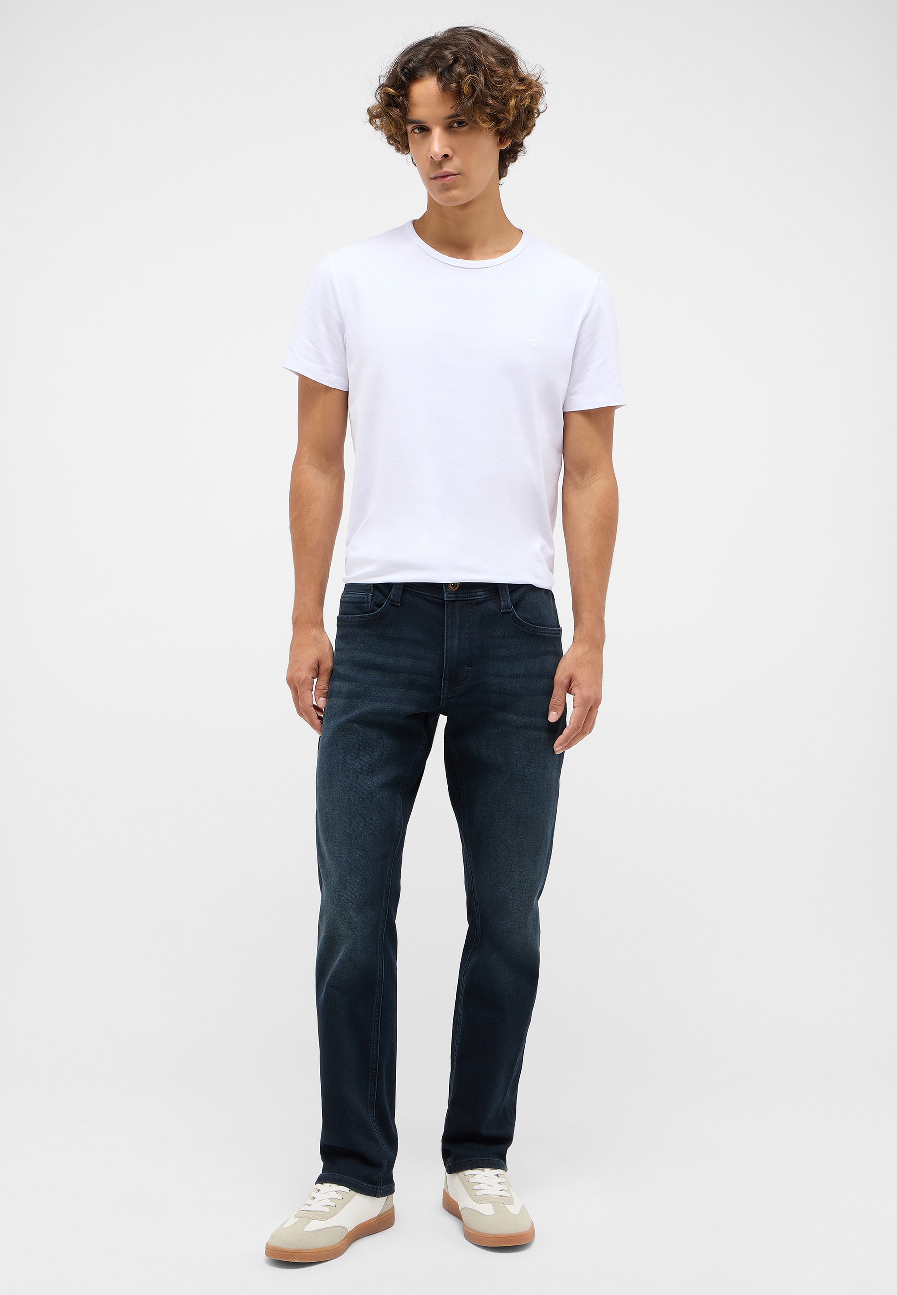 Tee, Weißes T-Shirt, Rundhals, Uni, Jeans