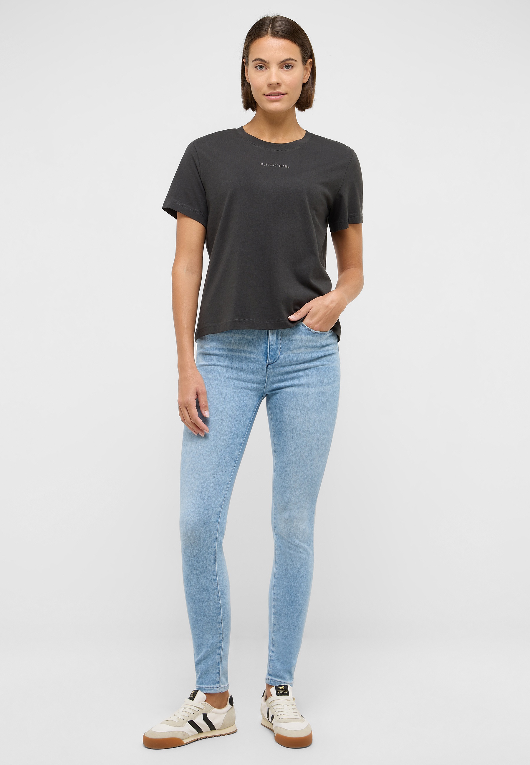 Bekleidung, Hosen, T-shirt, Jeans, Person