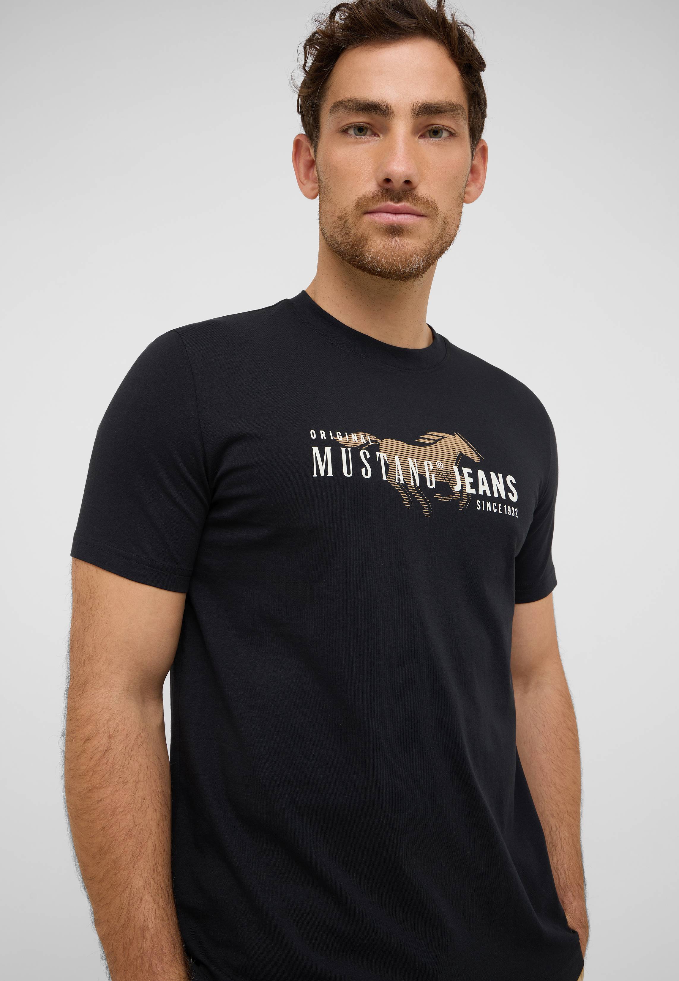 Bekleidung, T-shirt, Ärmel, Hemd, Langarm