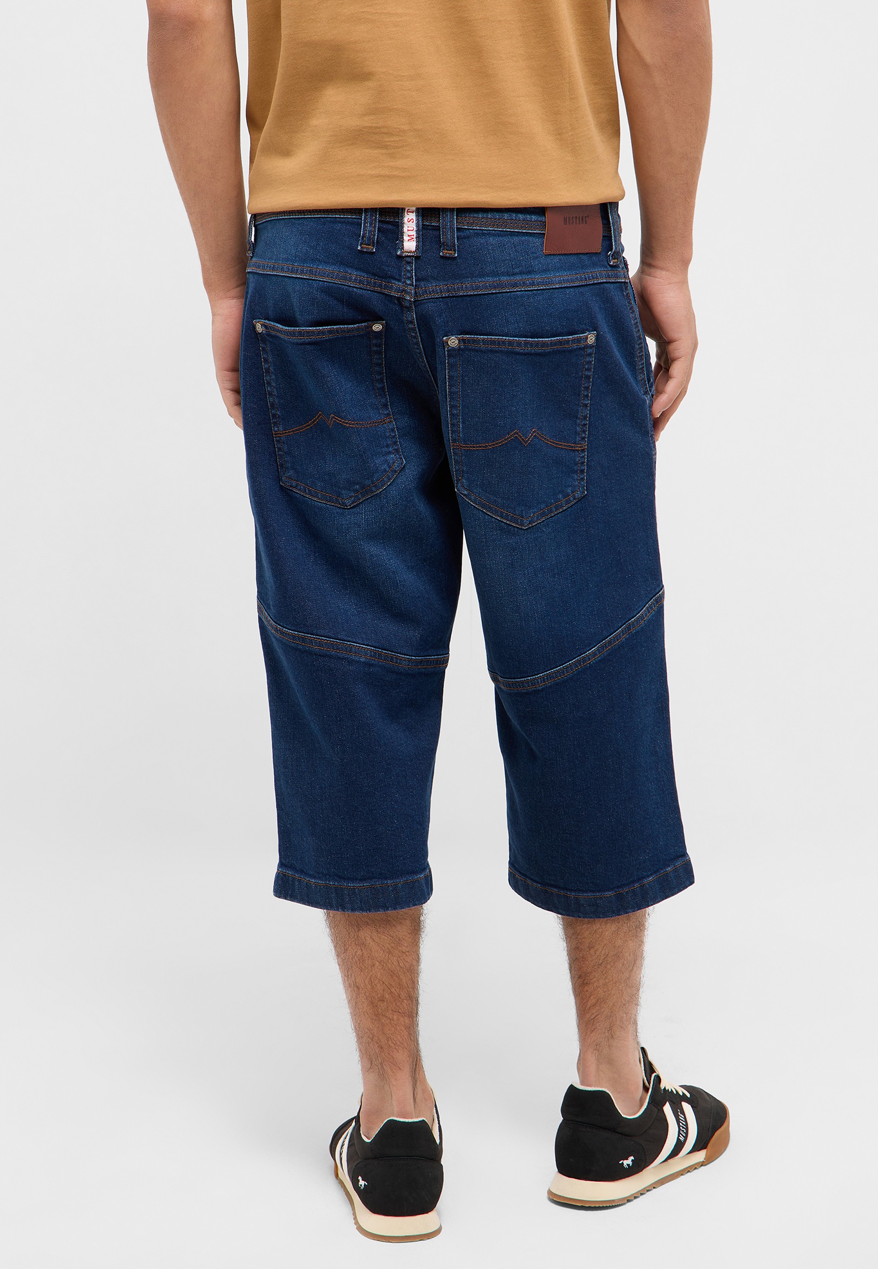 Hosen, Kurze Hosen, Jeanshose, Mann, Person