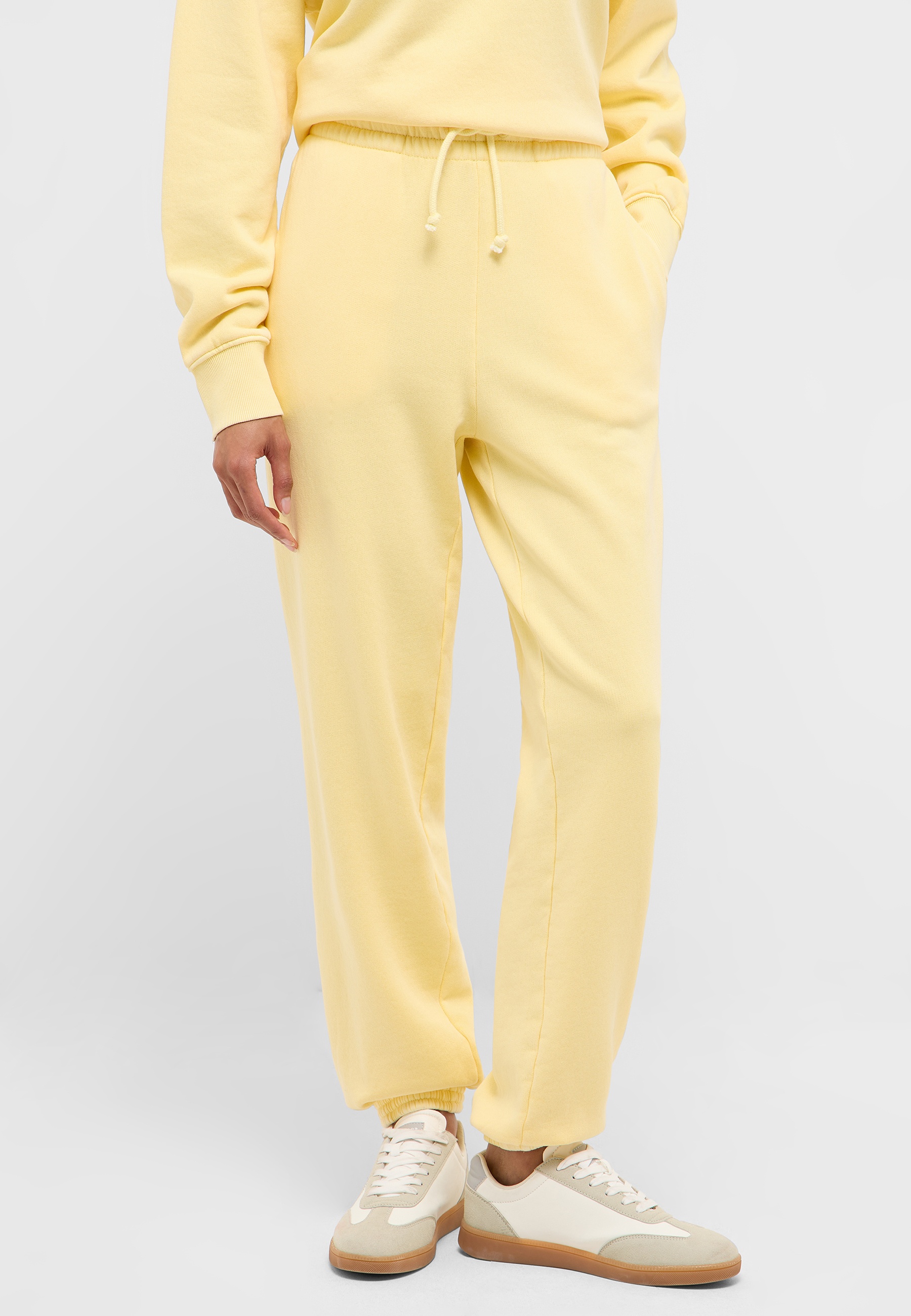 Bekleidung, Hosen, Person, Schuhe, Schuh