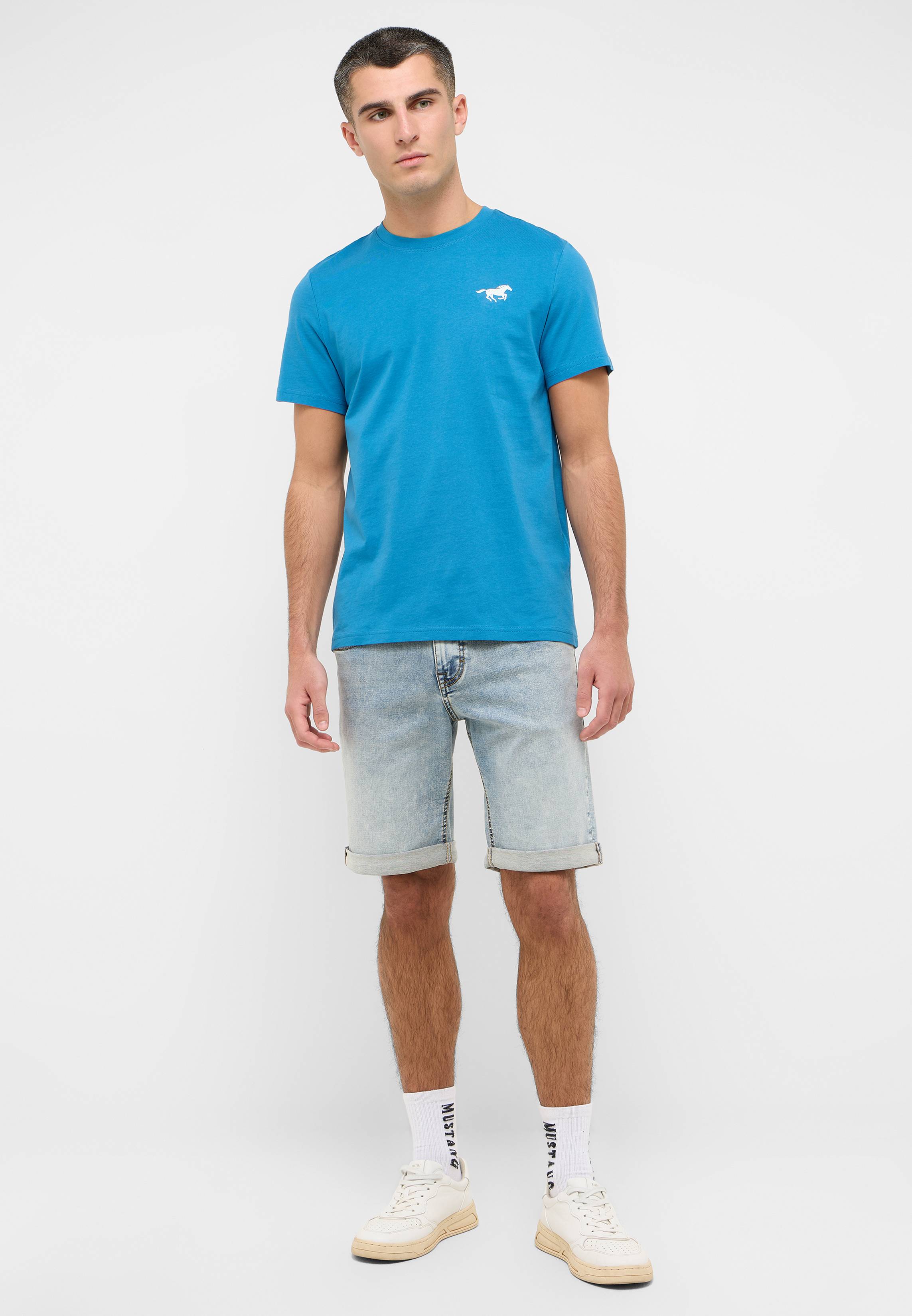 Bekleidung, Kurze Hosen, T-shirt, Person